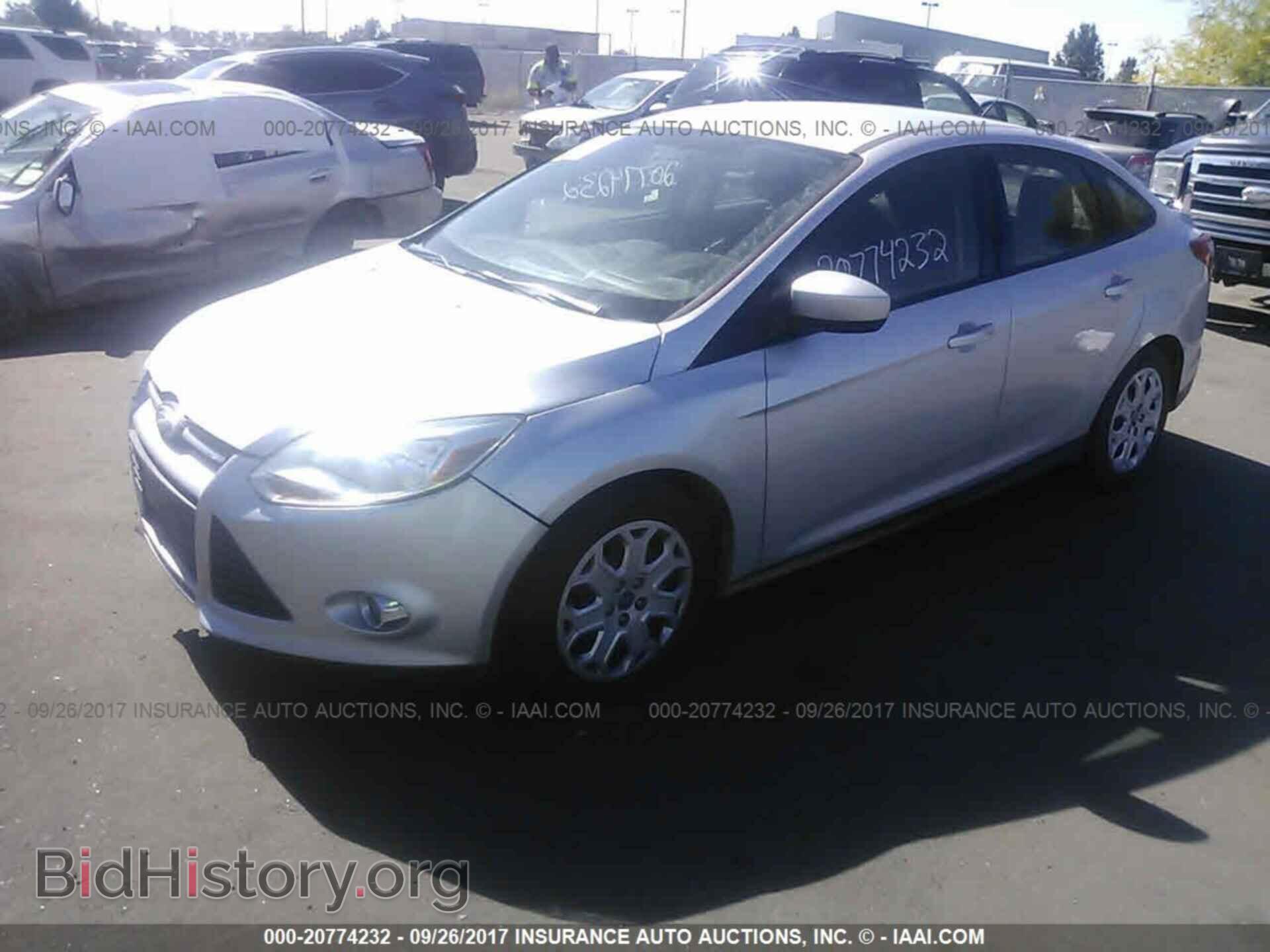 2012 Ford Focus - VIN: 1FAHP3F26CL115185 - Фото 2