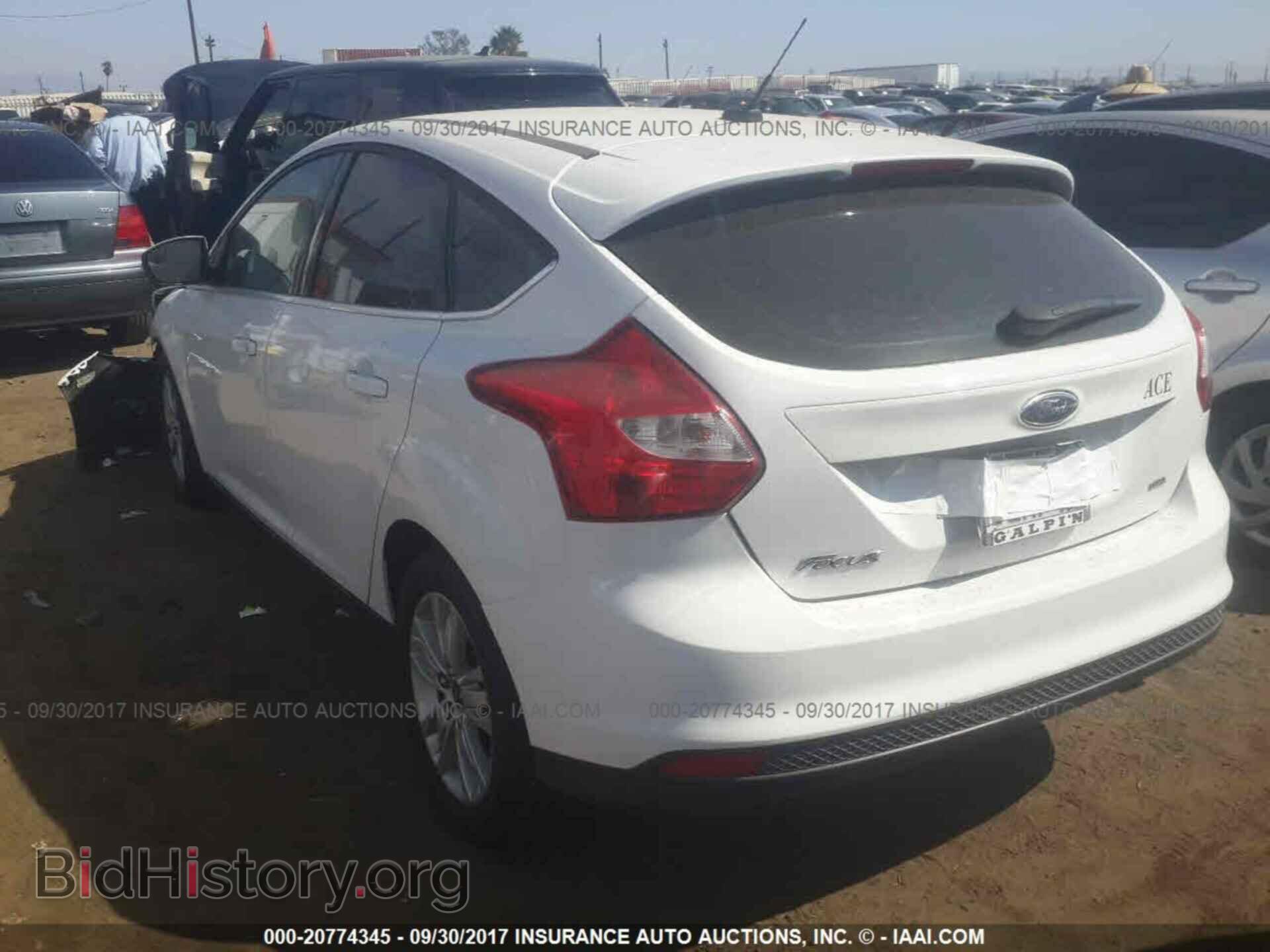 2012 Ford Focus - VIN: 1FAHP3M20CL285271 - Photo 3