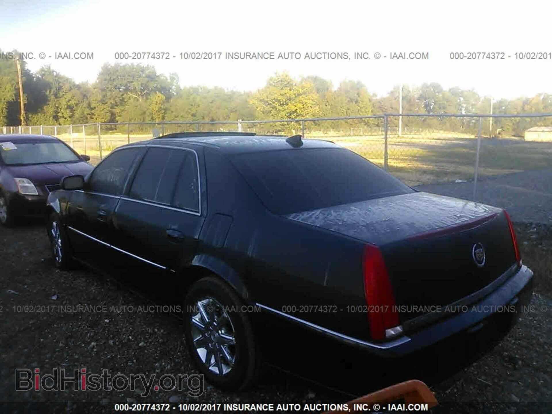 2011 Cadillac Dts - VIN: 1G6KH5E61BU149706 - Фото 3
