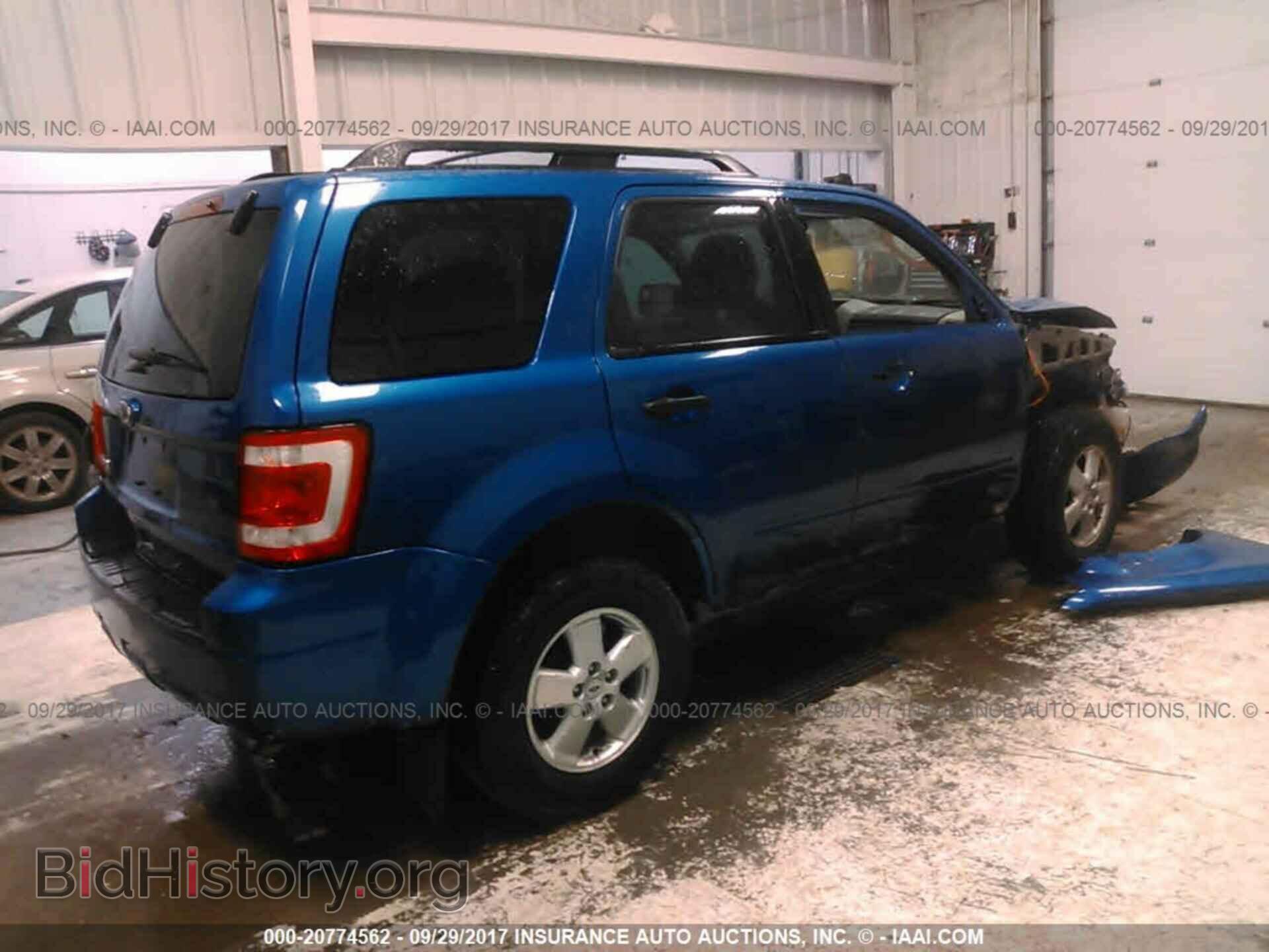 2011 Ford Escape - VIN: 1FMCU0D78BKA74892 - Фото 4