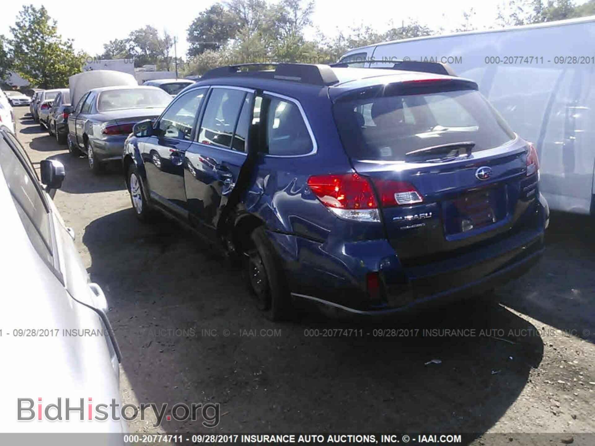 2011 Subaru Outback - VIN: 4S4BRBAC6B3393454 - Фото 3