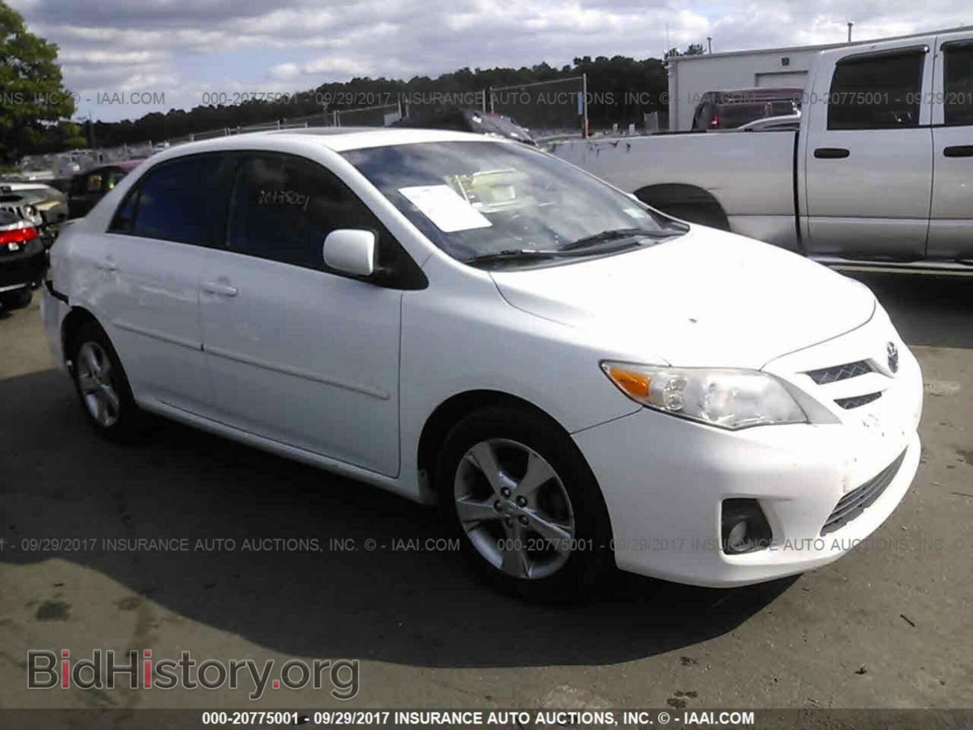 Photo 2T1BU4EE2BC552472 - Toyota Corolla 2011