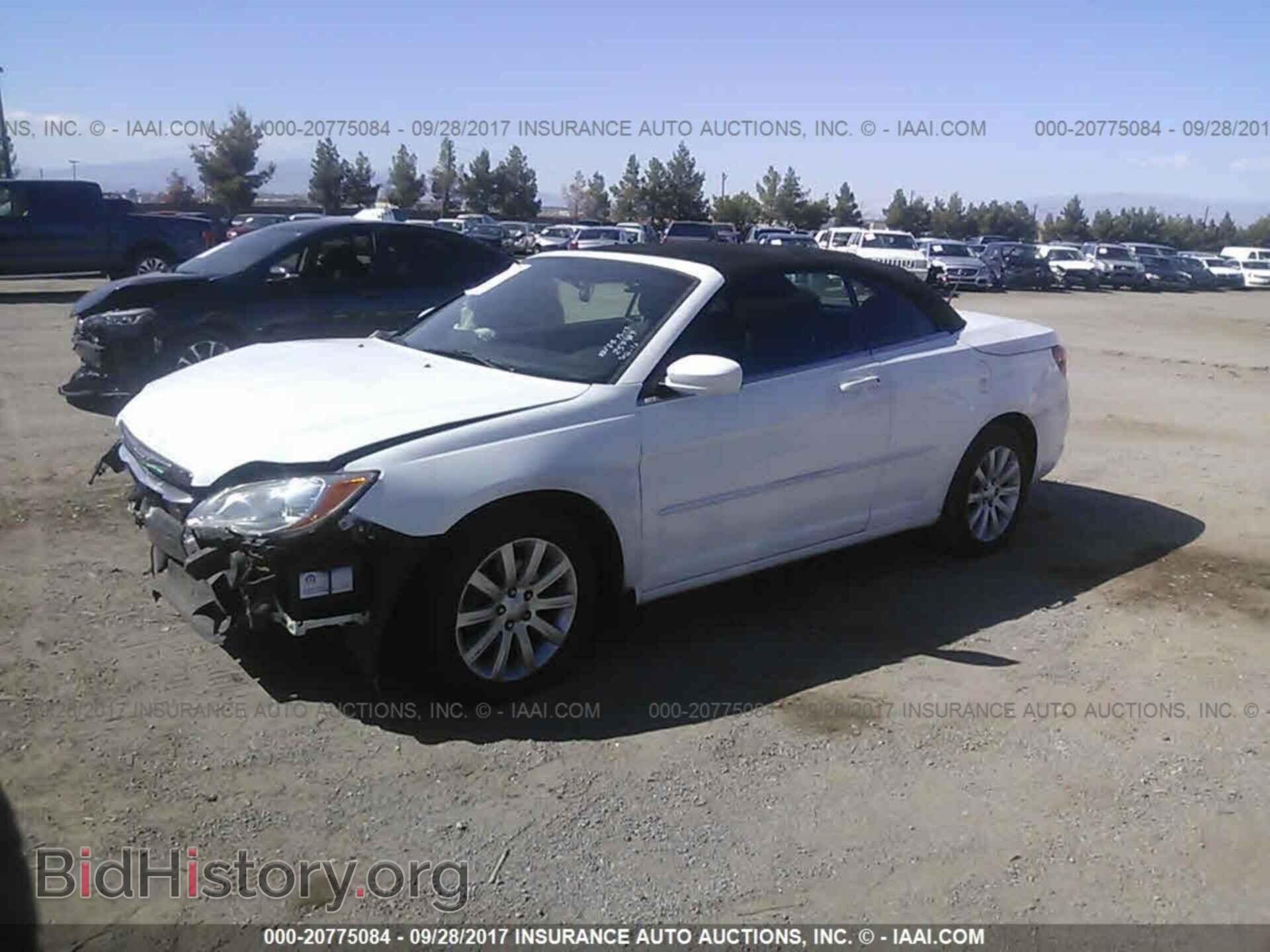 2012 Chrysler 200 - VIN: 1C3BCBEG3CN281482 - Photo 2