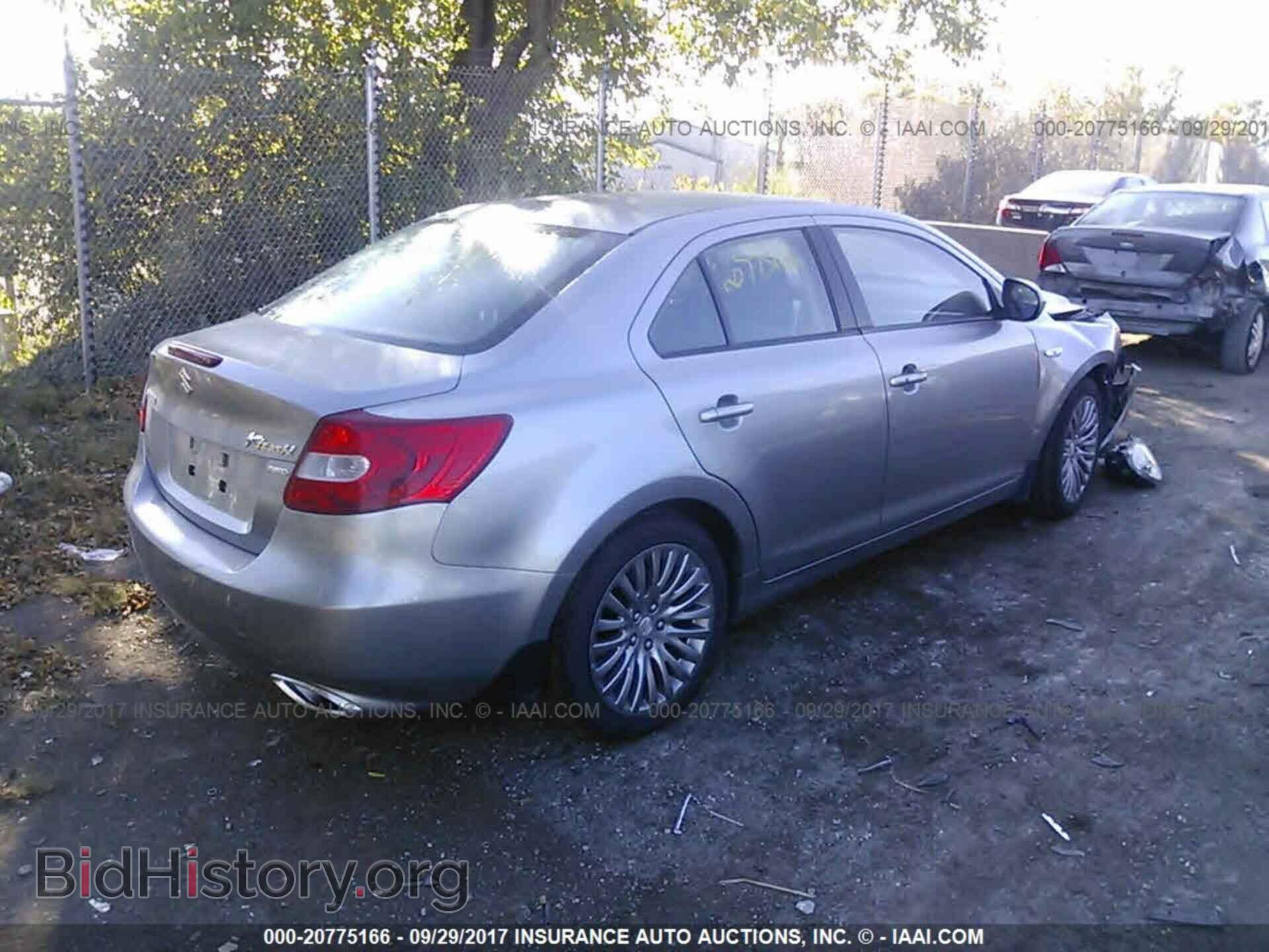 2012 Suzuki Kizashi - VIN: JS2RF9A36C6101313 - Фото 4