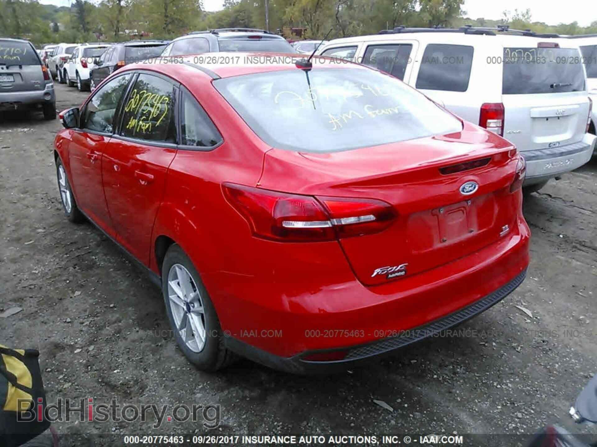 2017 Ford Focus - VIN: 1FADP3FEXHL260553 - Photo 3