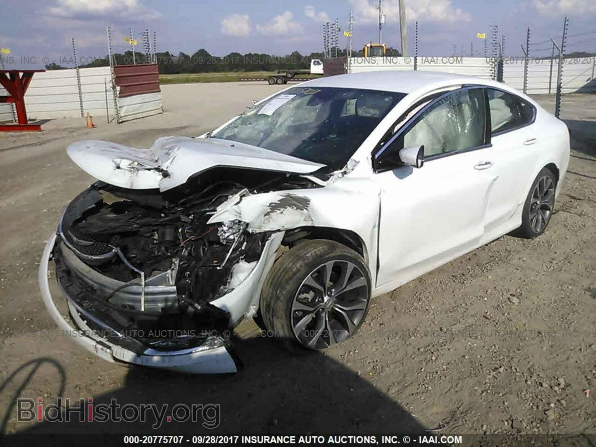 2015 Chrysler 200 - VIN: 1C3CCCCG3FN501351 - Фото 2