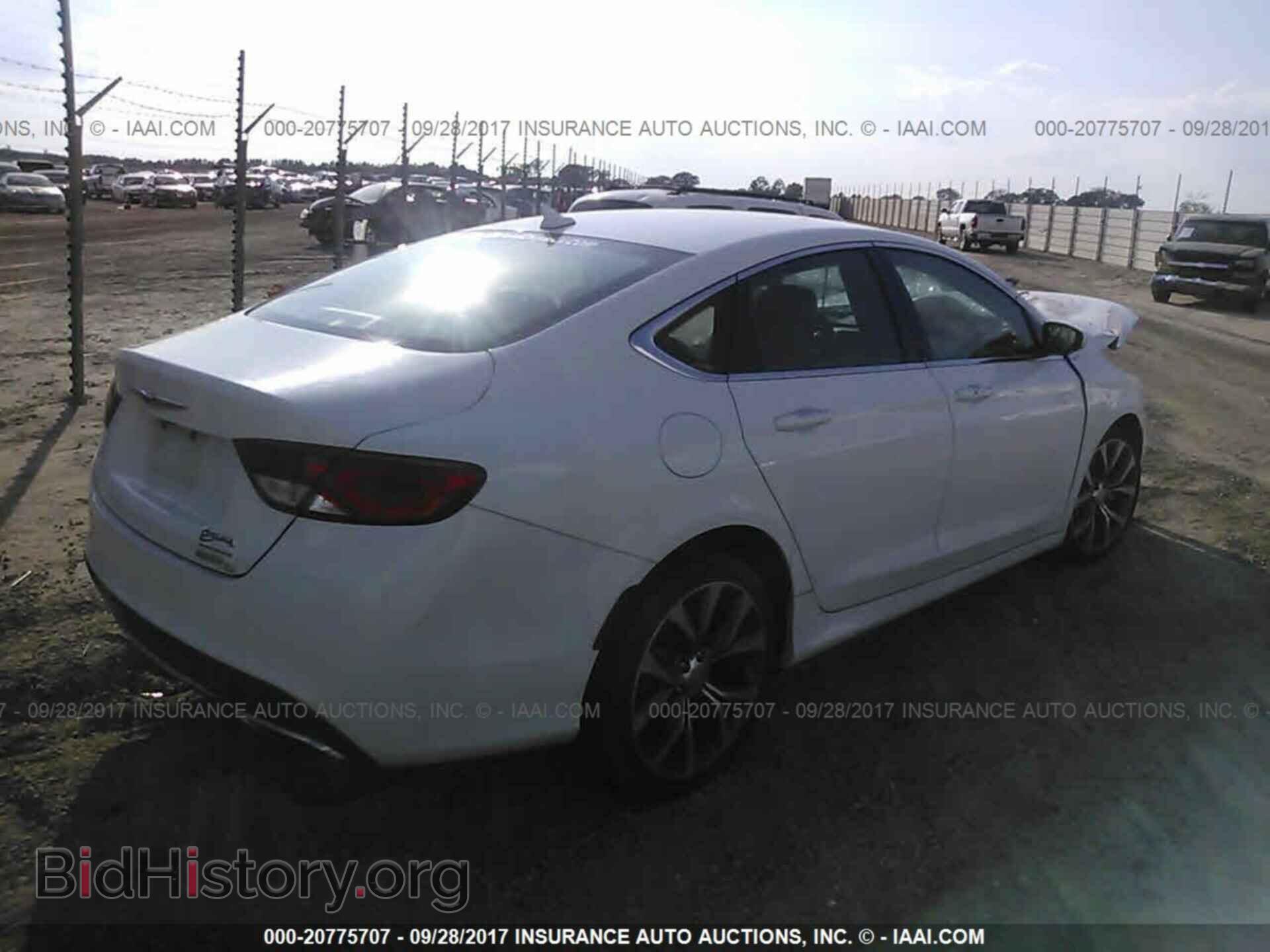 2015 Chrysler 200 - VIN: 1C3CCCCG3FN501351 - Фото 4