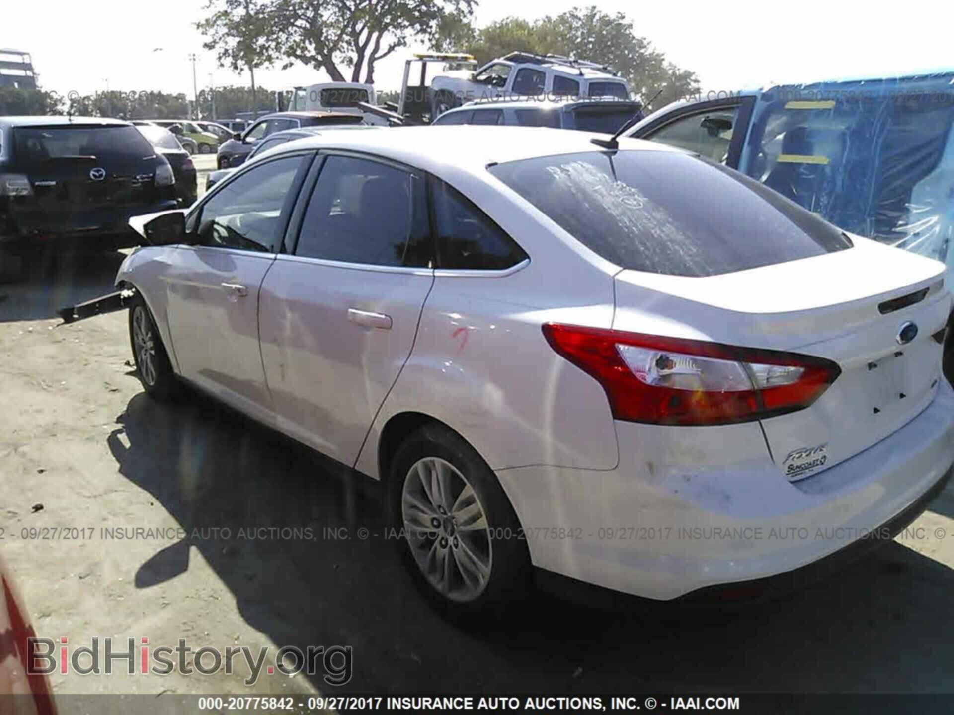 2012 Ford Focus - VIN: 1FAHP3H21CL308602 - Photo 3