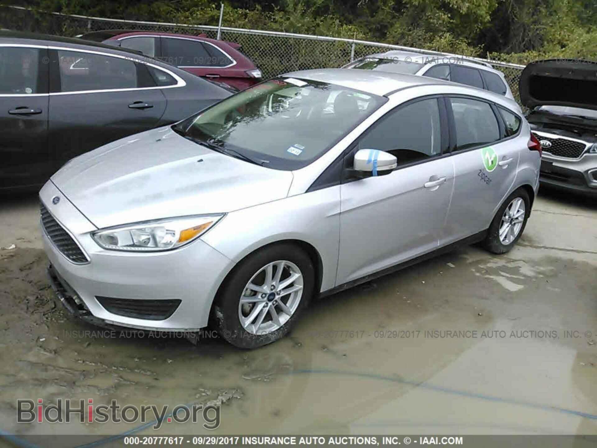 2016 Ford Focus - VIN: 1FADP3K24GL290626 - Photo 2