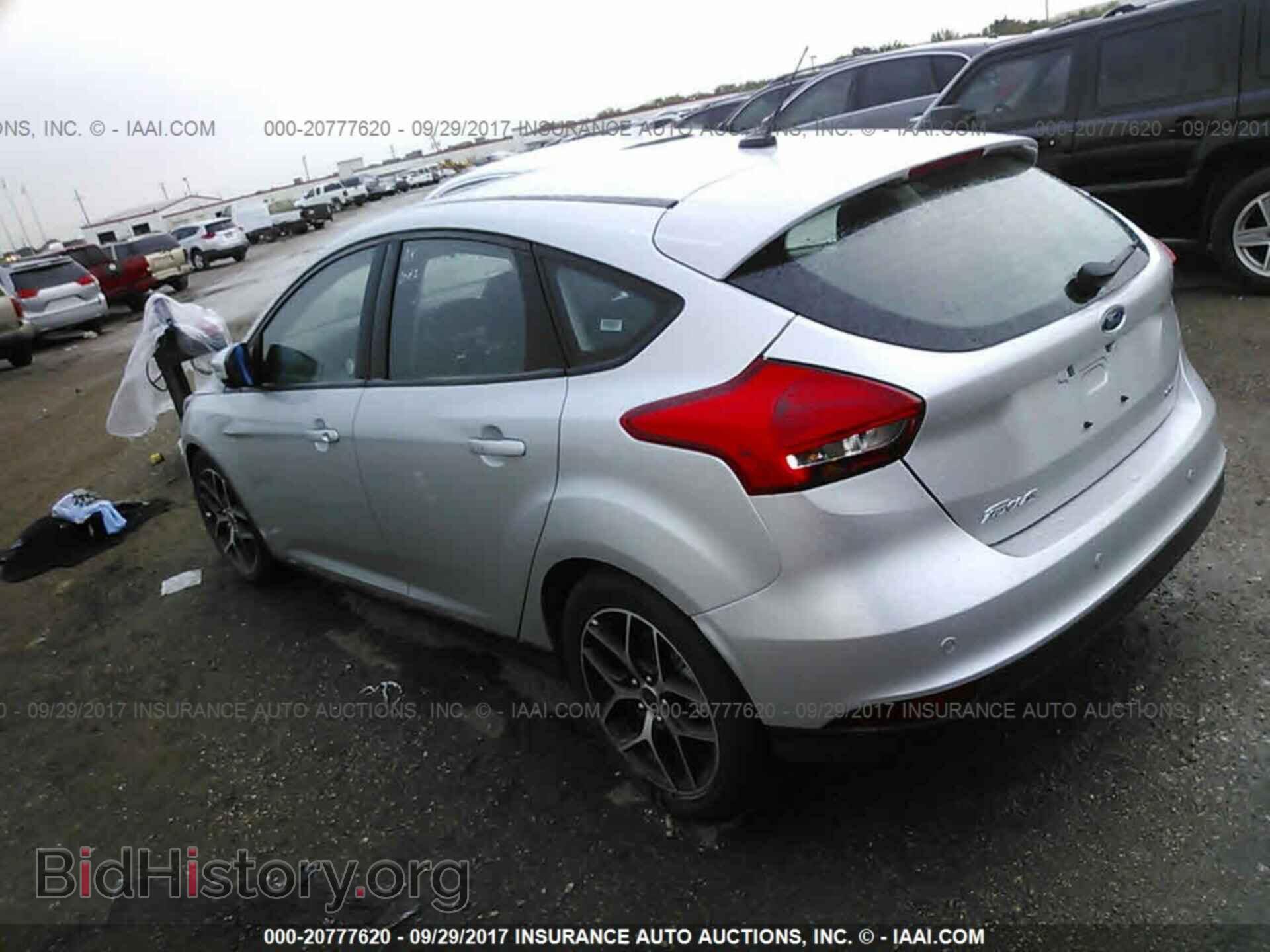 2017 Ford Focus - VIN: 1FADP3M28HL264559 - Photo 3