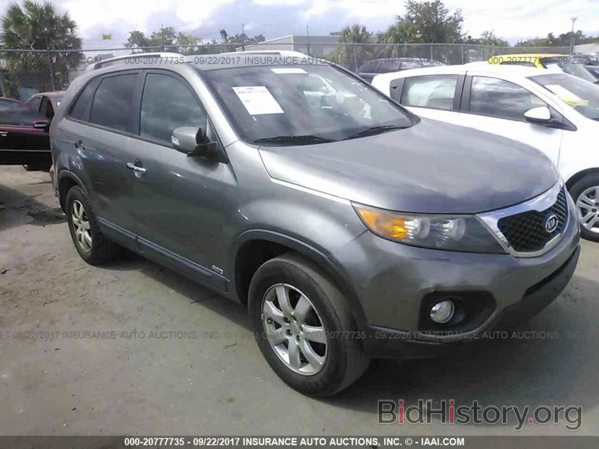 Photo 5XYKTDA13BG166024 - Kia Sorento 2011