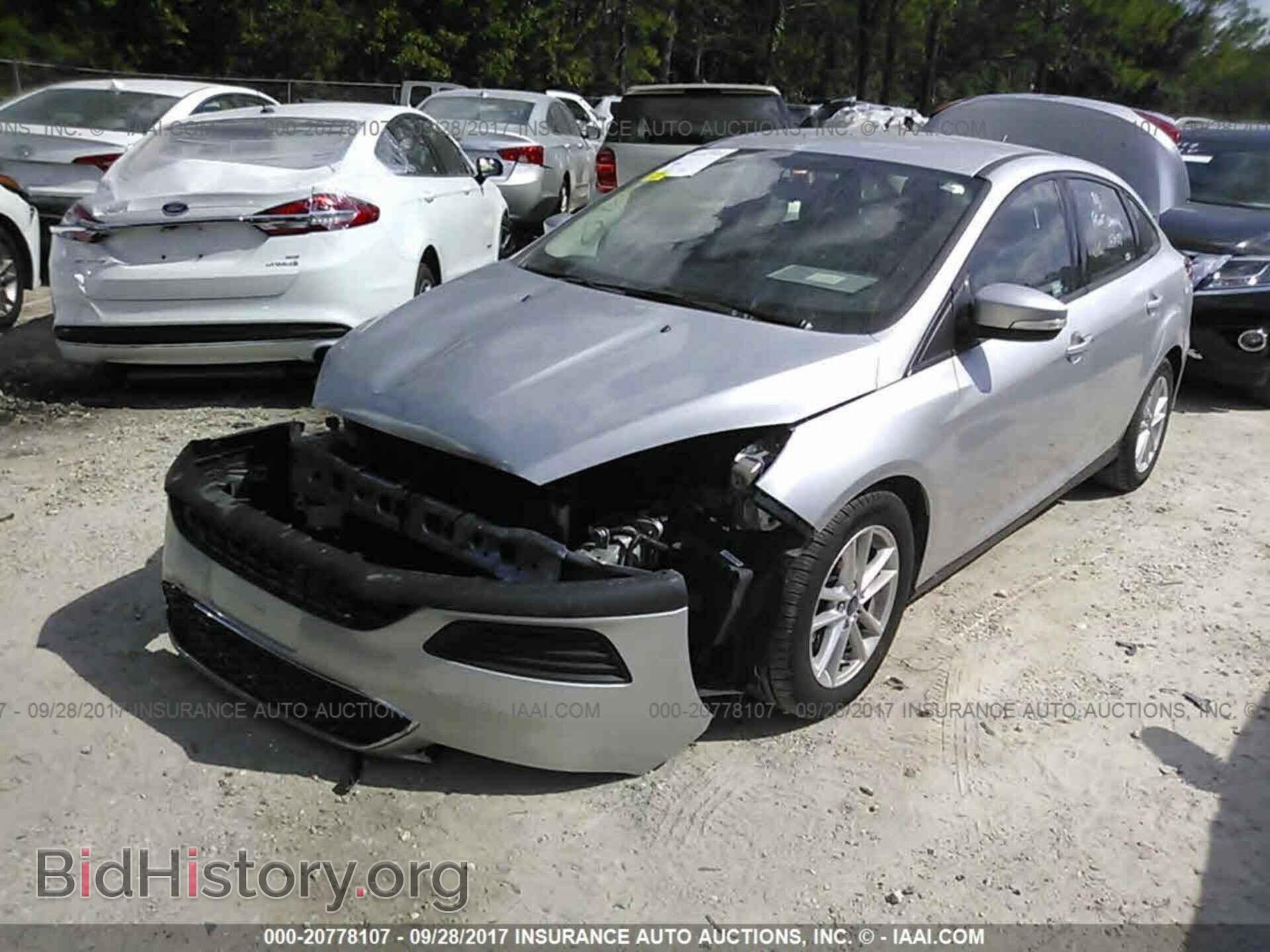 2016 Ford Focus - VIN: 1FADP3F29GL294522 - Photo 2