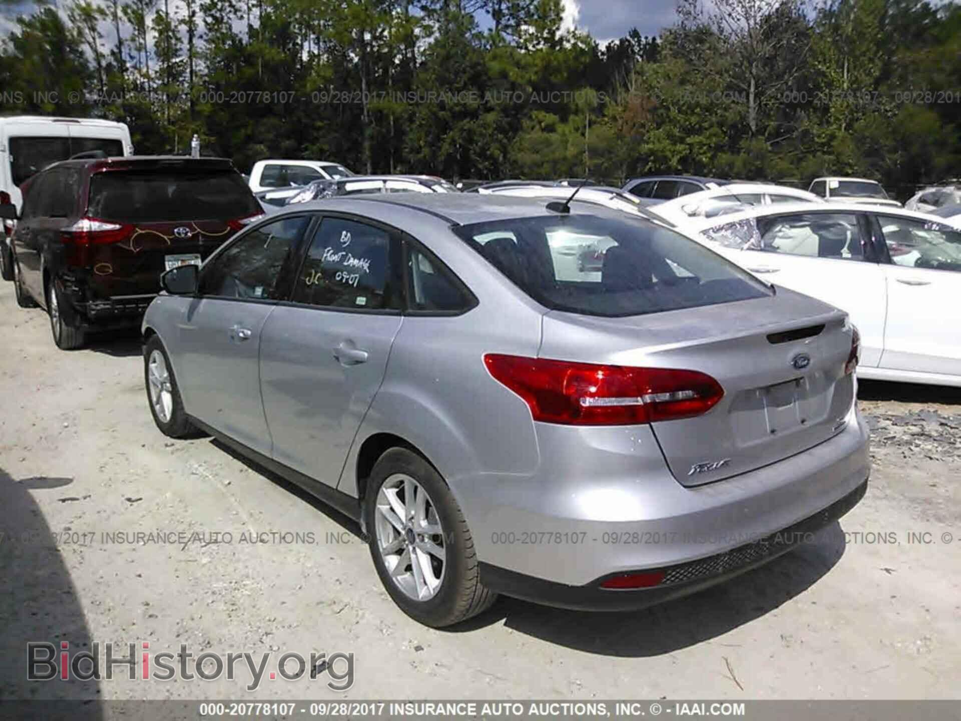 2016 Ford Focus - VIN: 1FADP3F29GL294522 - Photo 3