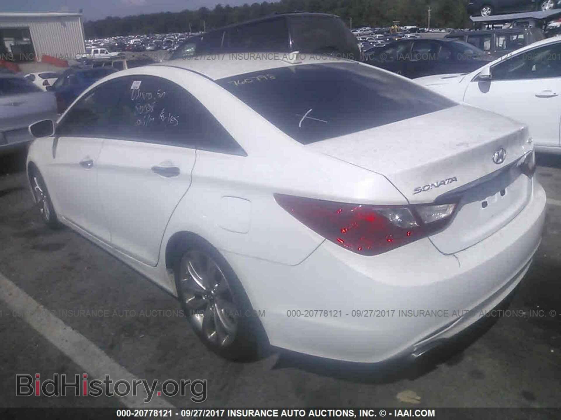 2012 Hyundai Sonata - VIN: 5NPEC4AB2CH446467 - Photo 3