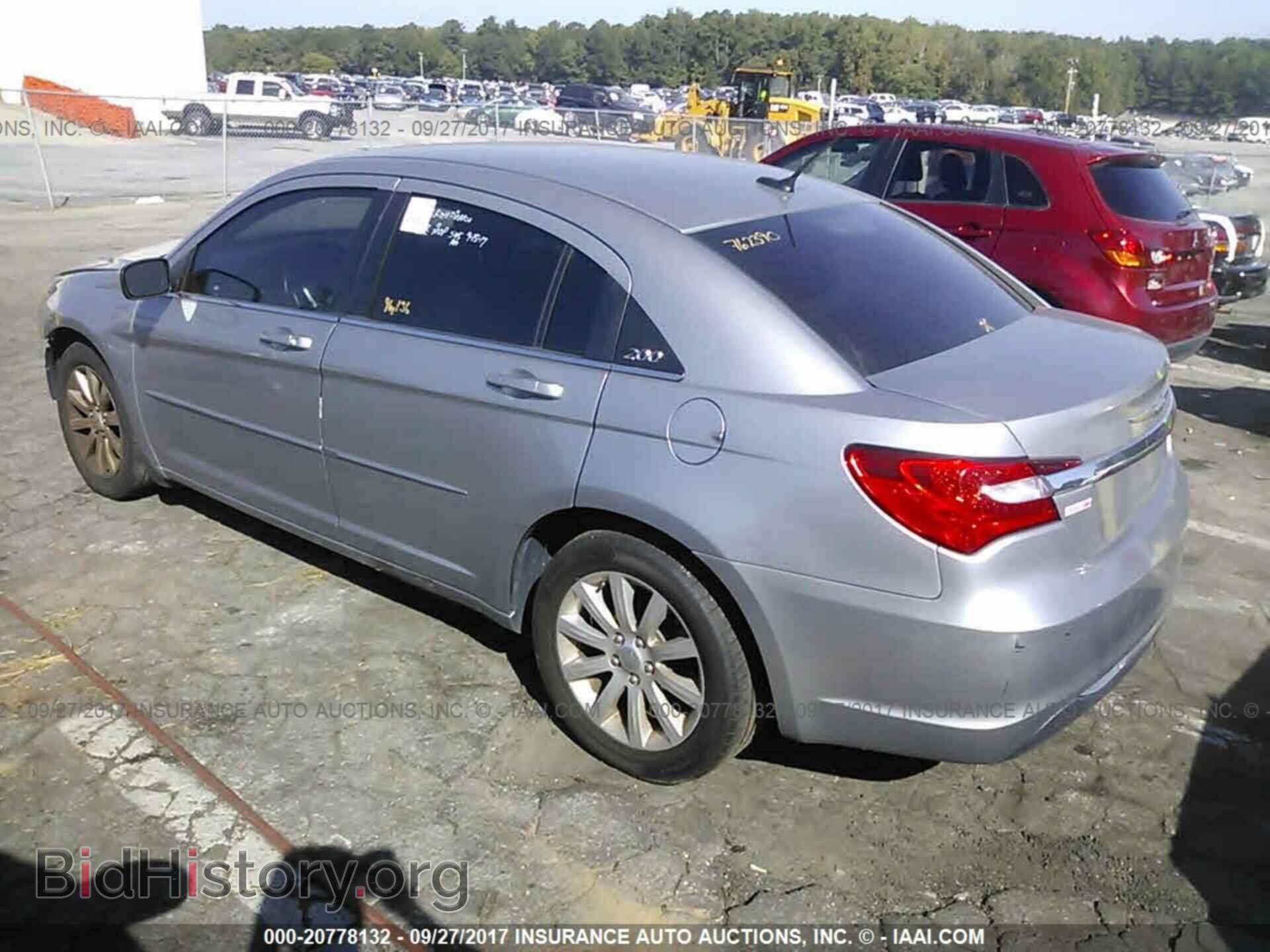 2013 Chrysler 200 - VIN: 1C3CCBBB1DN732794 - Фото 3