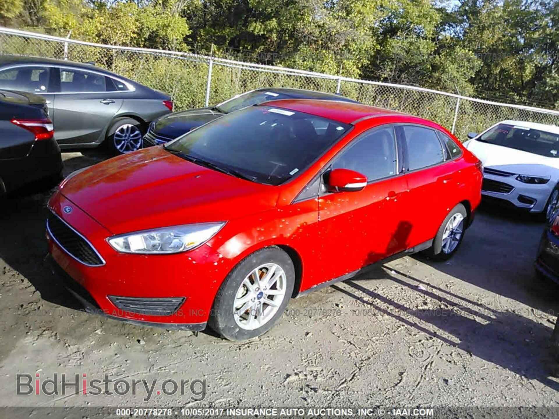 2016 Ford Focus - VIN: 1FADP3F25GL285638 - Фото 2