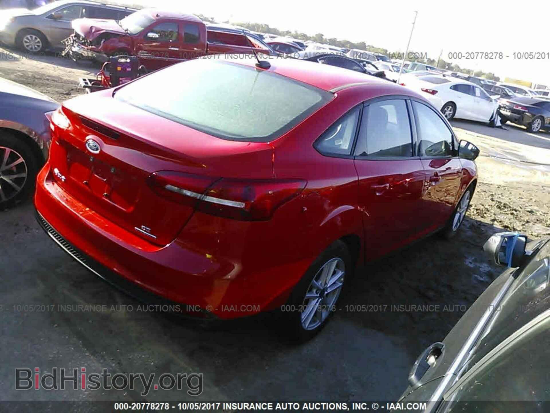 2016 Ford Focus - VIN: 1FADP3F25GL285638 - Фото 4