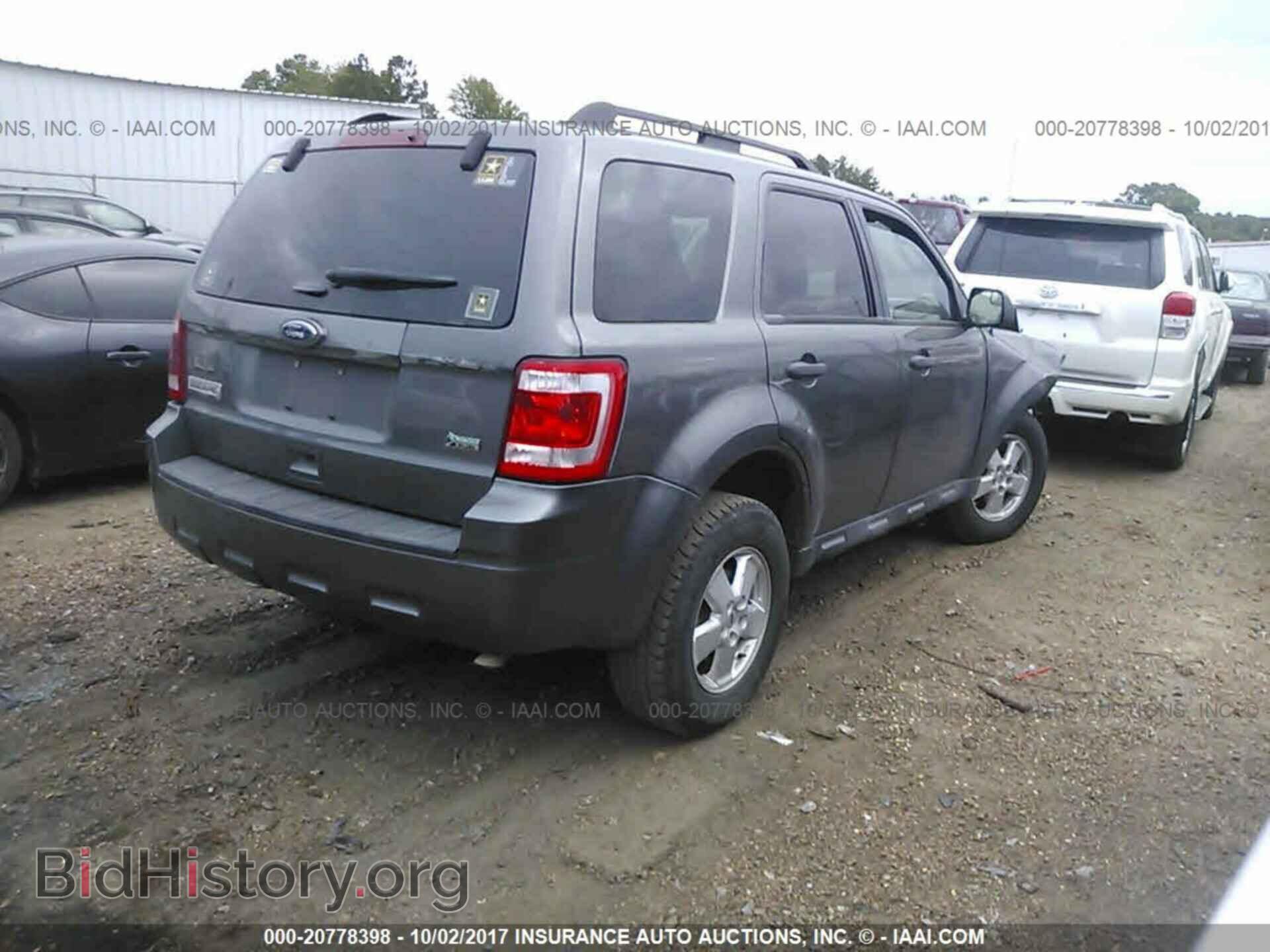 2011 Ford Escape - VIN: 1FMCU0DG0BKC05796 - Photo 4