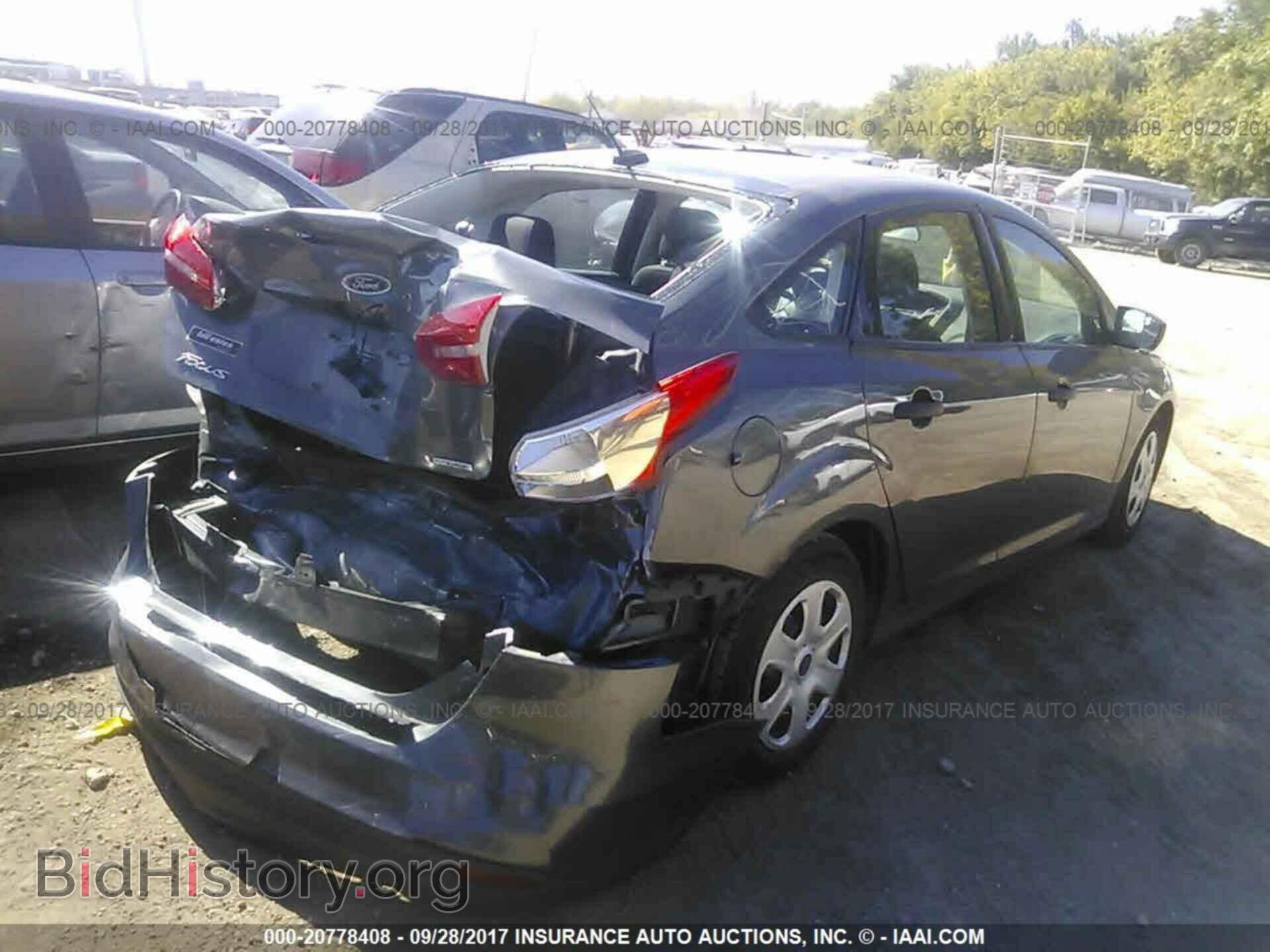 2016 Ford Focus - VIN: 1FADP3E22GL358823 - Photo 4