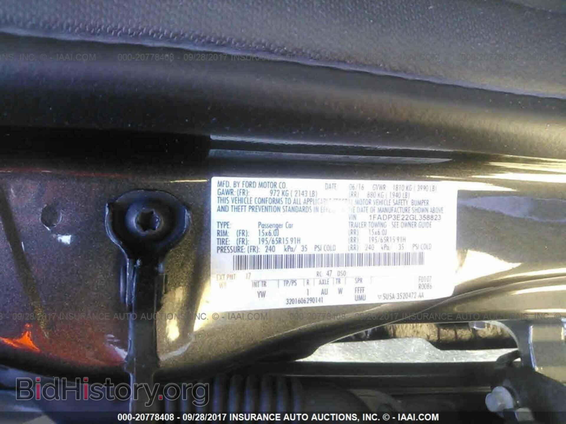 2016 Ford Focus - VIN: 1FADP3E22GL358823 - Photo 9