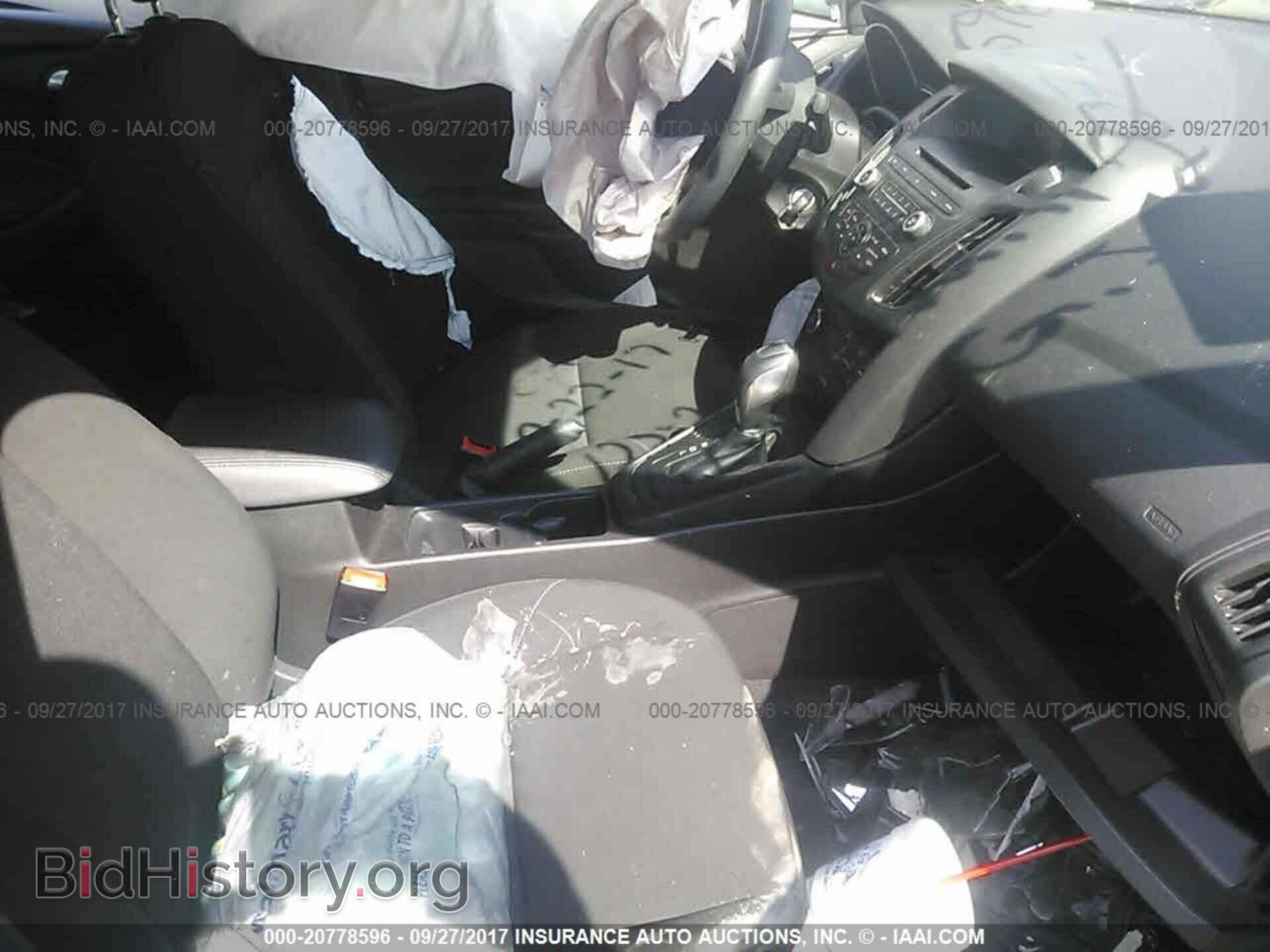 2016 Ford Focus - VIN: 1FADP3F2XGL337524 - Photo 5