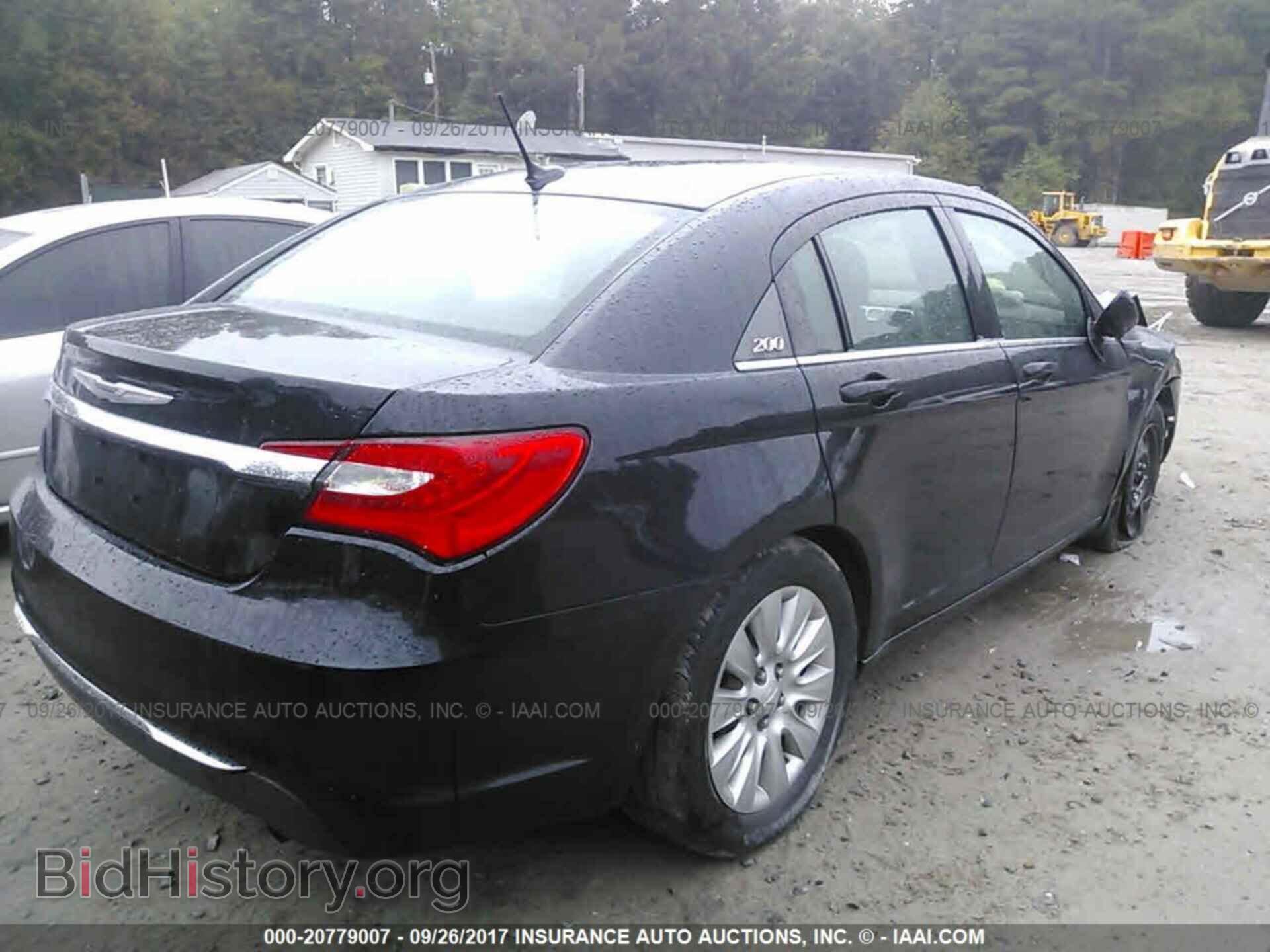 2014 Chrysler 200 - VIN: 1C3CCBAB2EN123944 - Photo 4