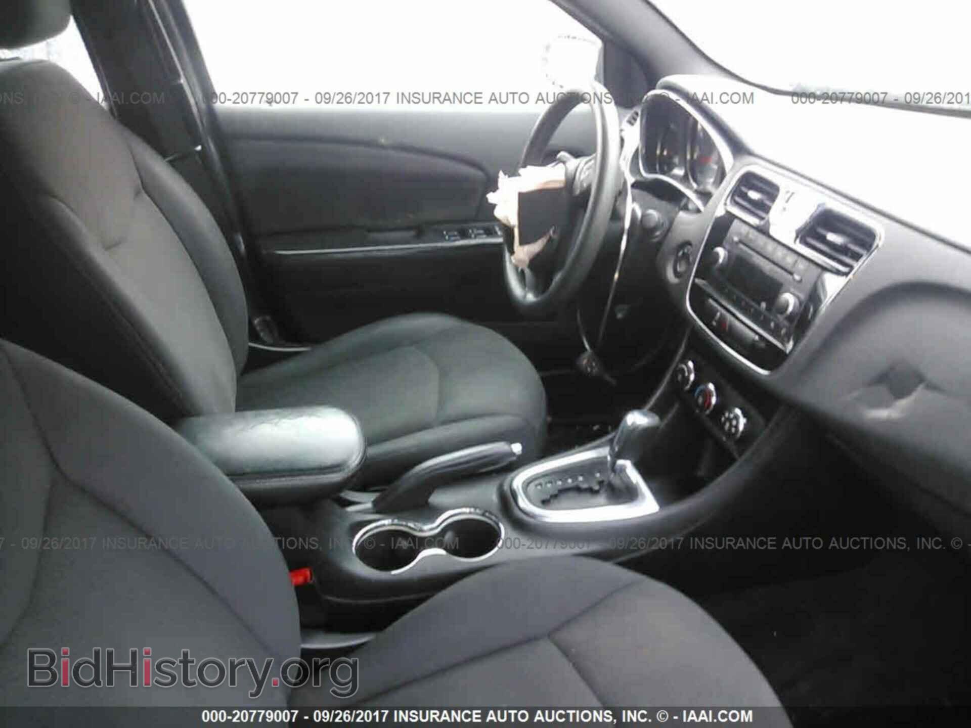 2014 Chrysler 200 - VIN: 1C3CCBAB2EN123944 - Photo 5