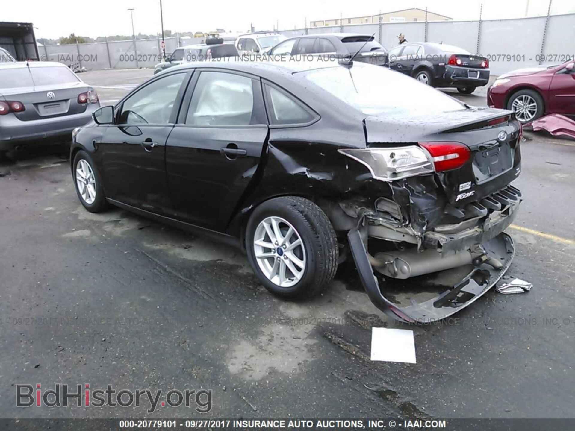 2016 Ford Focus - VIN: 1FADP3F24GL217430 - Photo 3