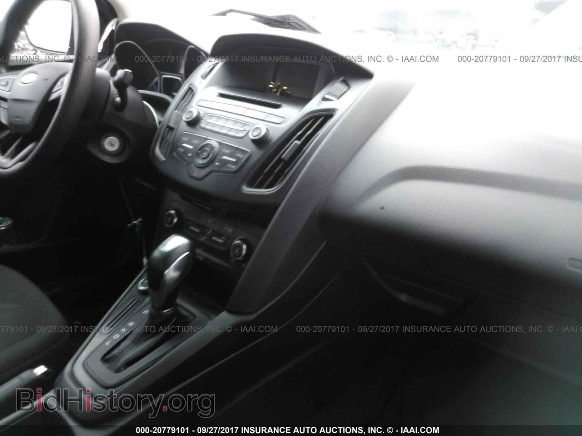2016 Ford Focus - VIN: 1FADP3F24GL217430 - Photo 5
