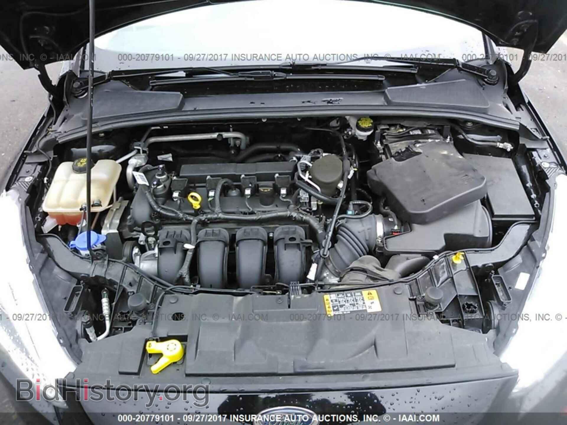 2016 Ford Focus - VIN: 1FADP3F24GL217430 - Photo 10