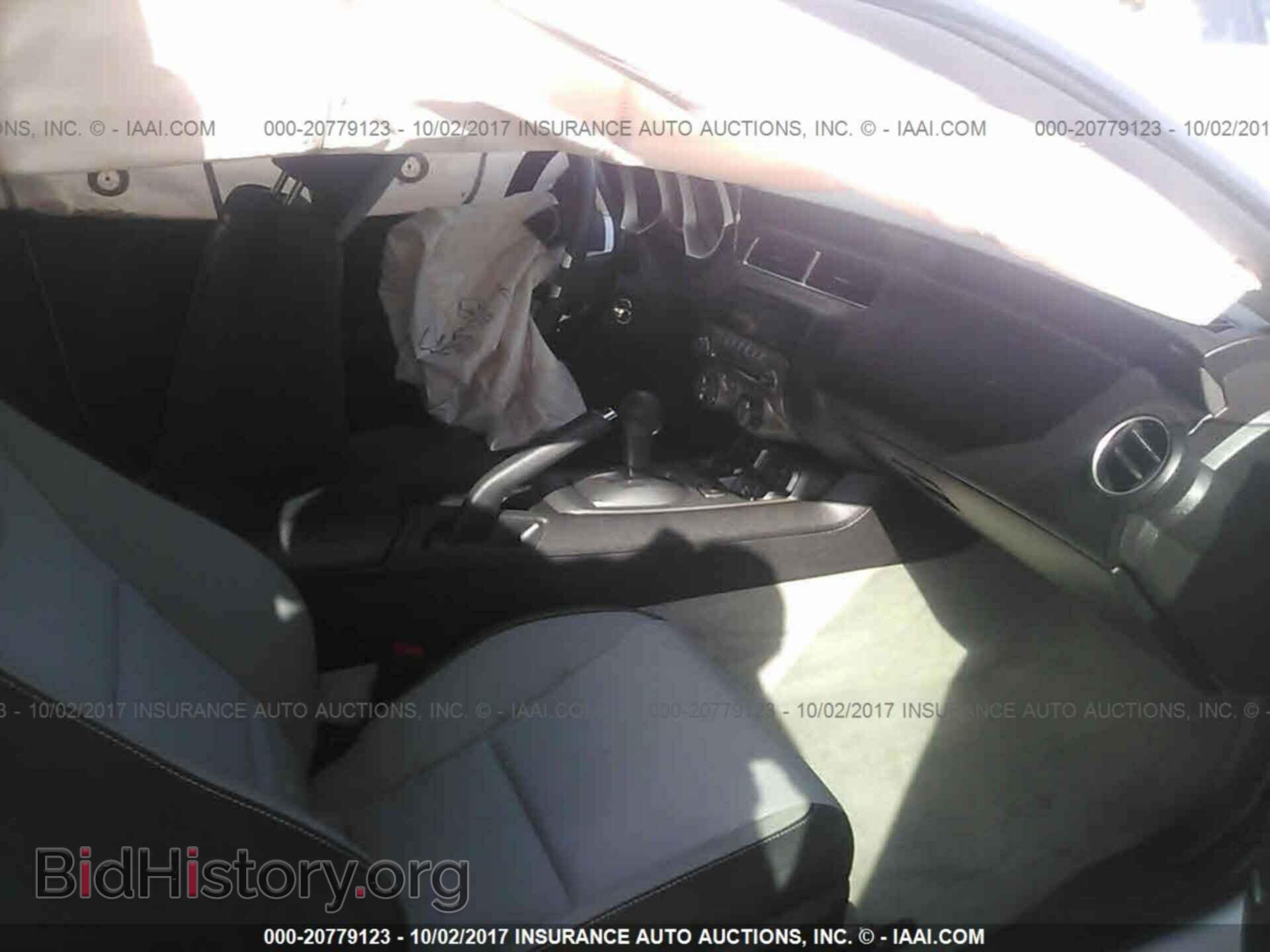 2011 Chevrolet Camaro - VIN: 2G1FB1ED2B9100852 - Фото 5