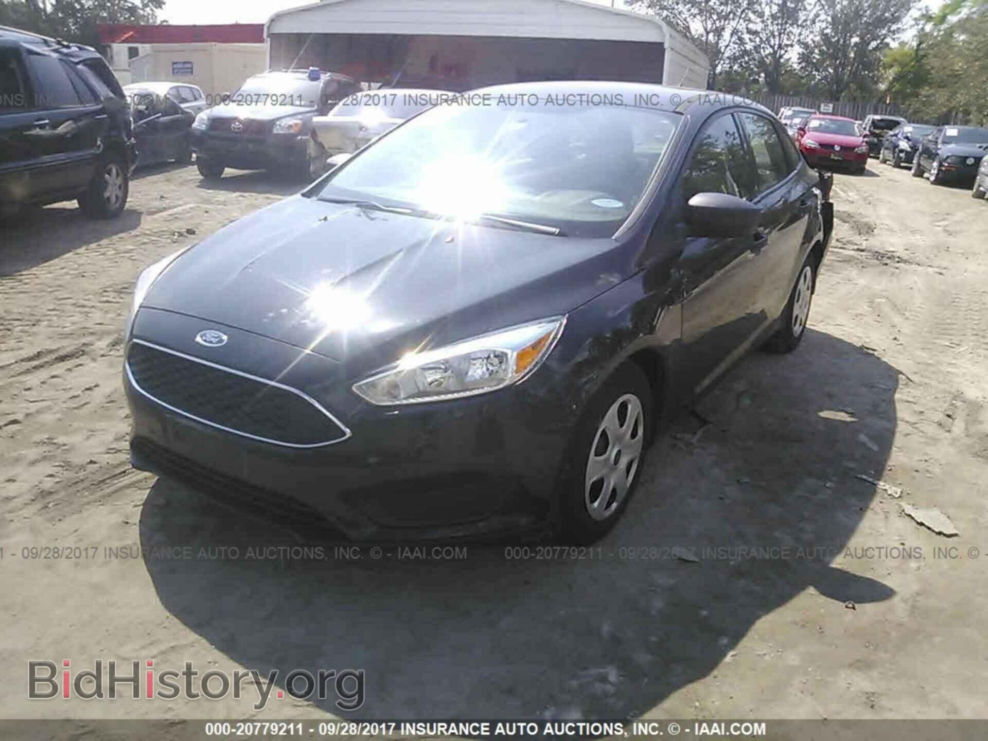 2015 Ford Focus - VIN: 1FADP3E28FL298464 - Фото 2