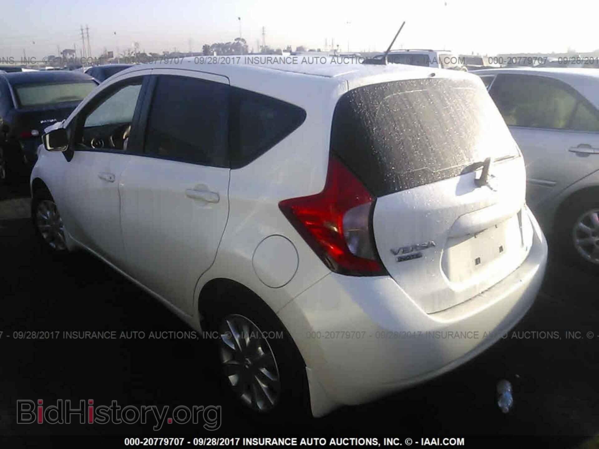 2016 Nissan Versa note - VIN: 3N1CE2CP4GL368152 - Фото 3