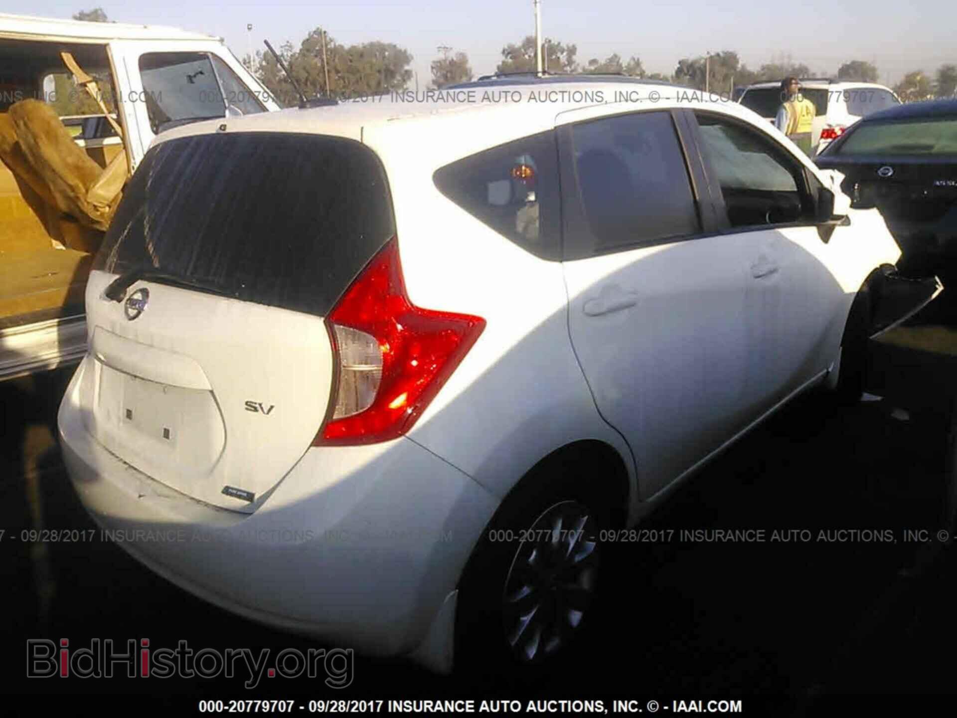 2016 Nissan Versa note - VIN: 3N1CE2CP4GL368152 - Фото 4