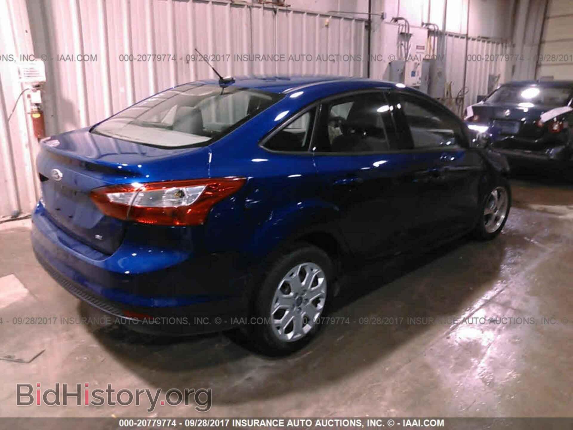 2012 Ford Focus - VIN: 1FAHP3F20CL258567 - Photo 4