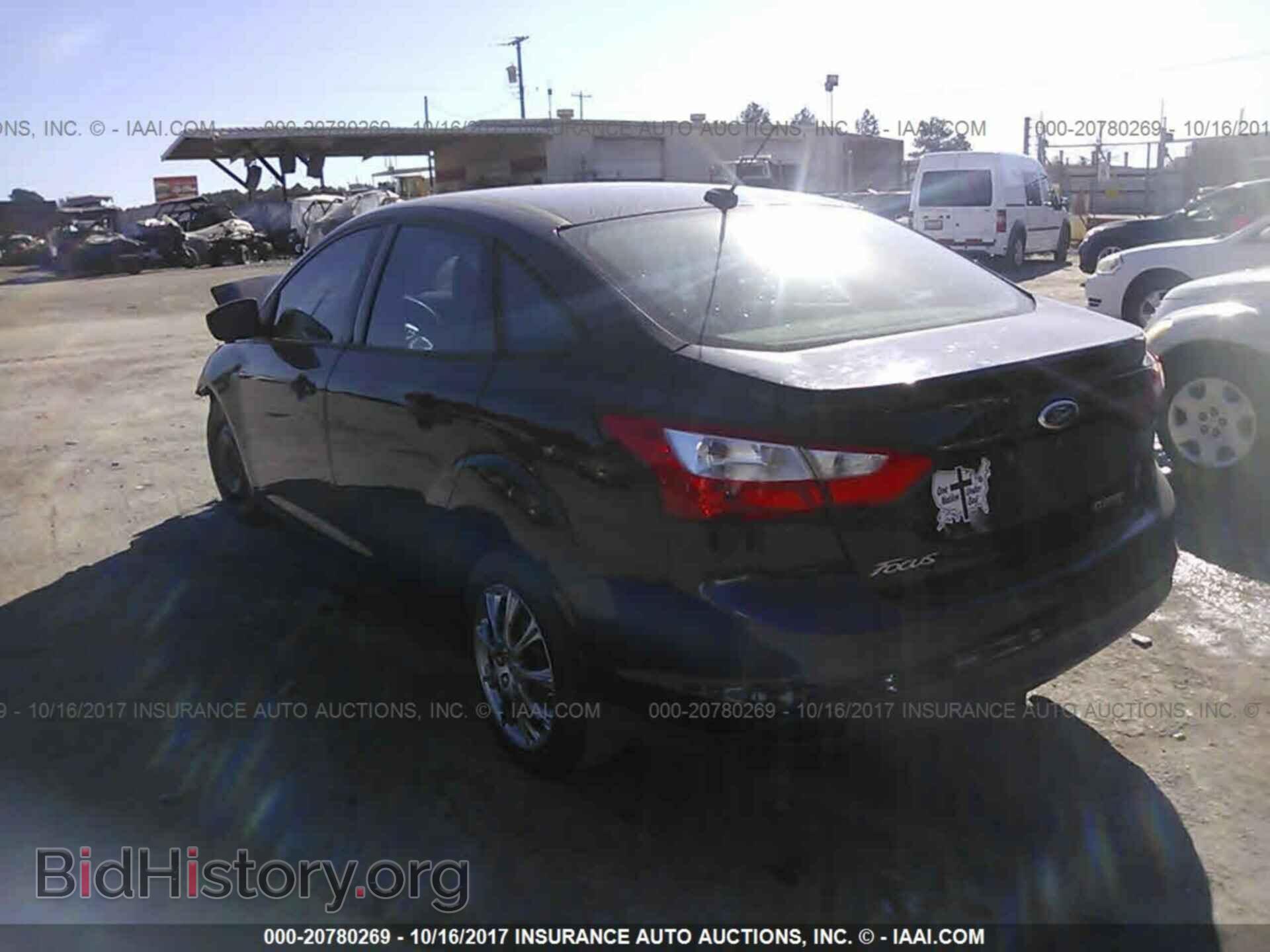 2012 Ford Focus - VIN: 1FAHP3E23CL329701 - Photo 3