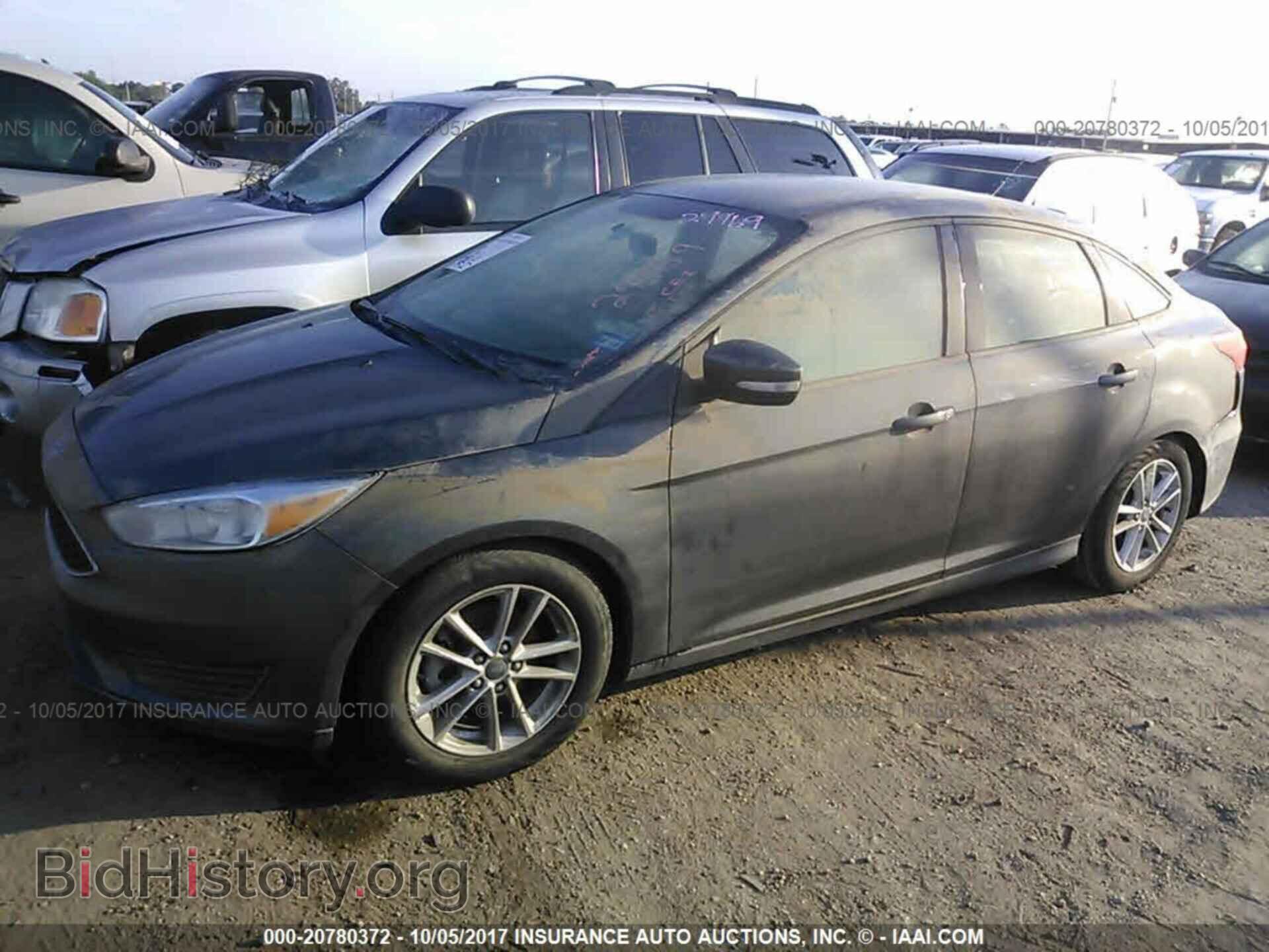 2016 Ford Focus - VIN: 1FADP3F23GL373653 - Photo 2
