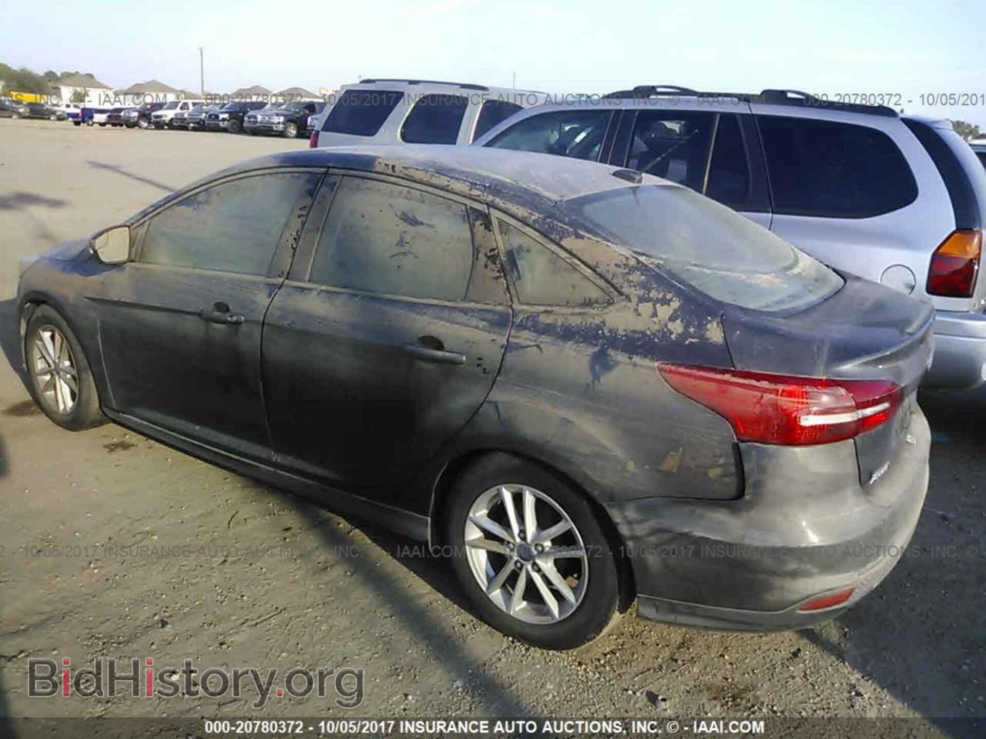 2016 Ford Focus - VIN: 1FADP3F23GL373653 - Photo 3