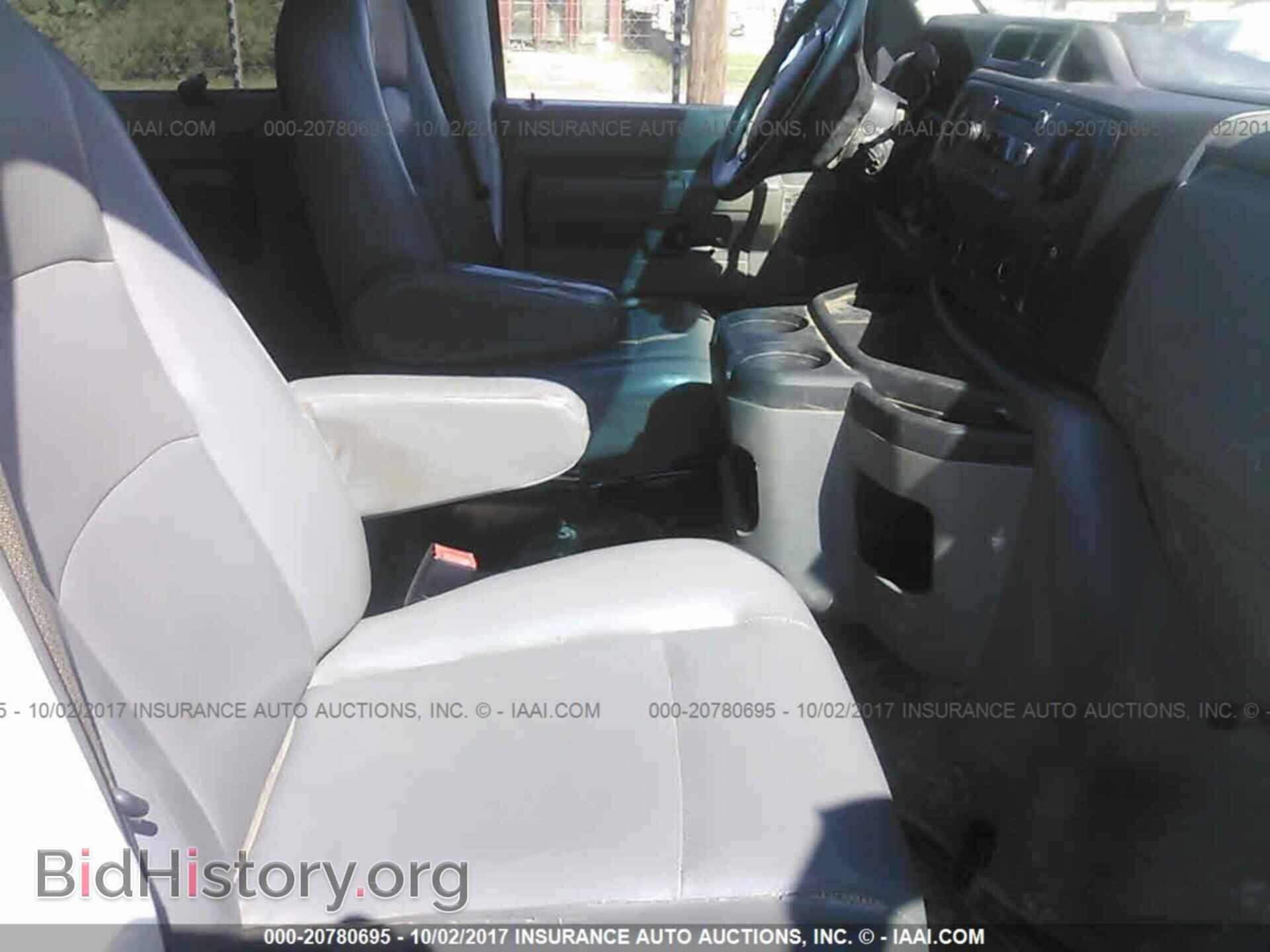 2013 Ford Econoline - VIN: 1FBSS3BL3DDB34029 - Photo 3