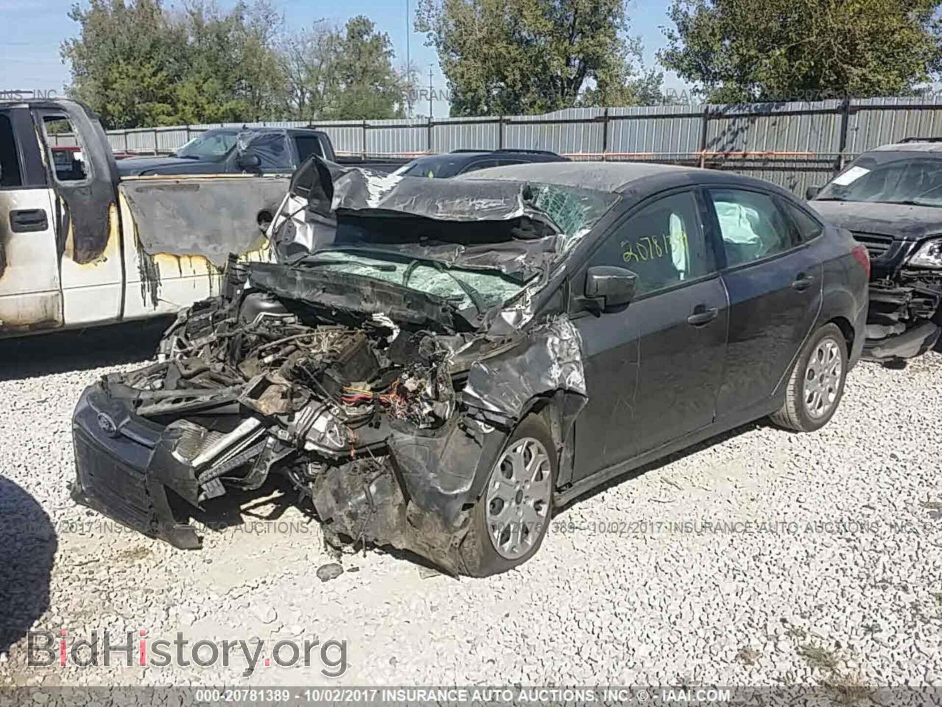 2012 Ford Focus - VIN: 1FAHP3F29CL375211 - Photo 2