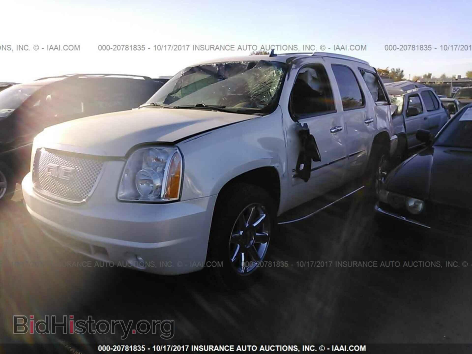 2011 Gmc Yukon - VIN: 1GKS2EEF7BR199614 - Photo 2