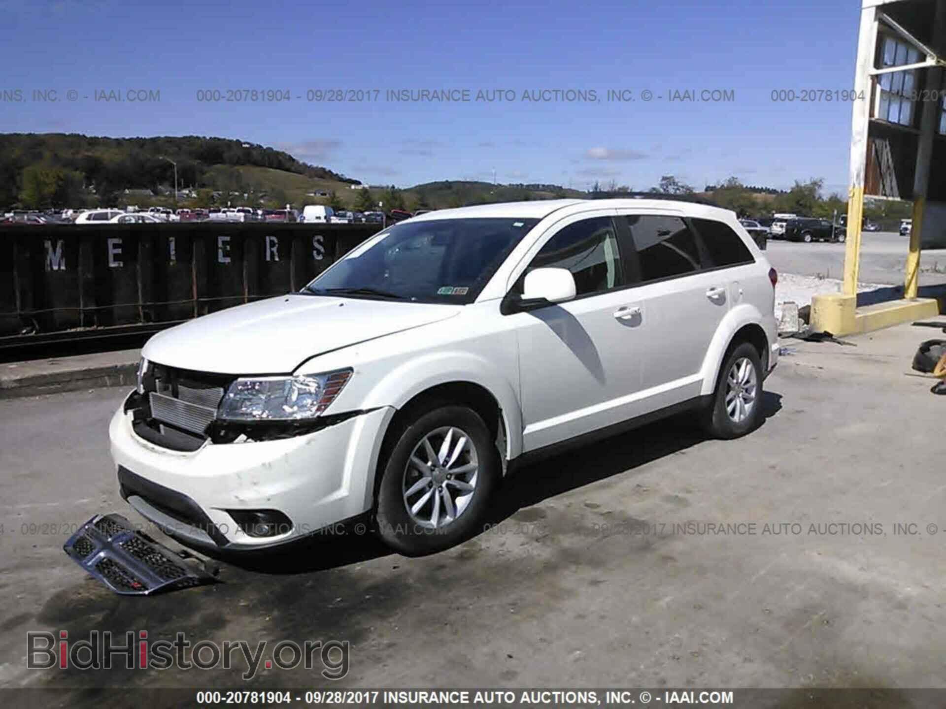 2016 Dodge Journey - VIN: 3C4PDCBB1GT177818 - Photo 2