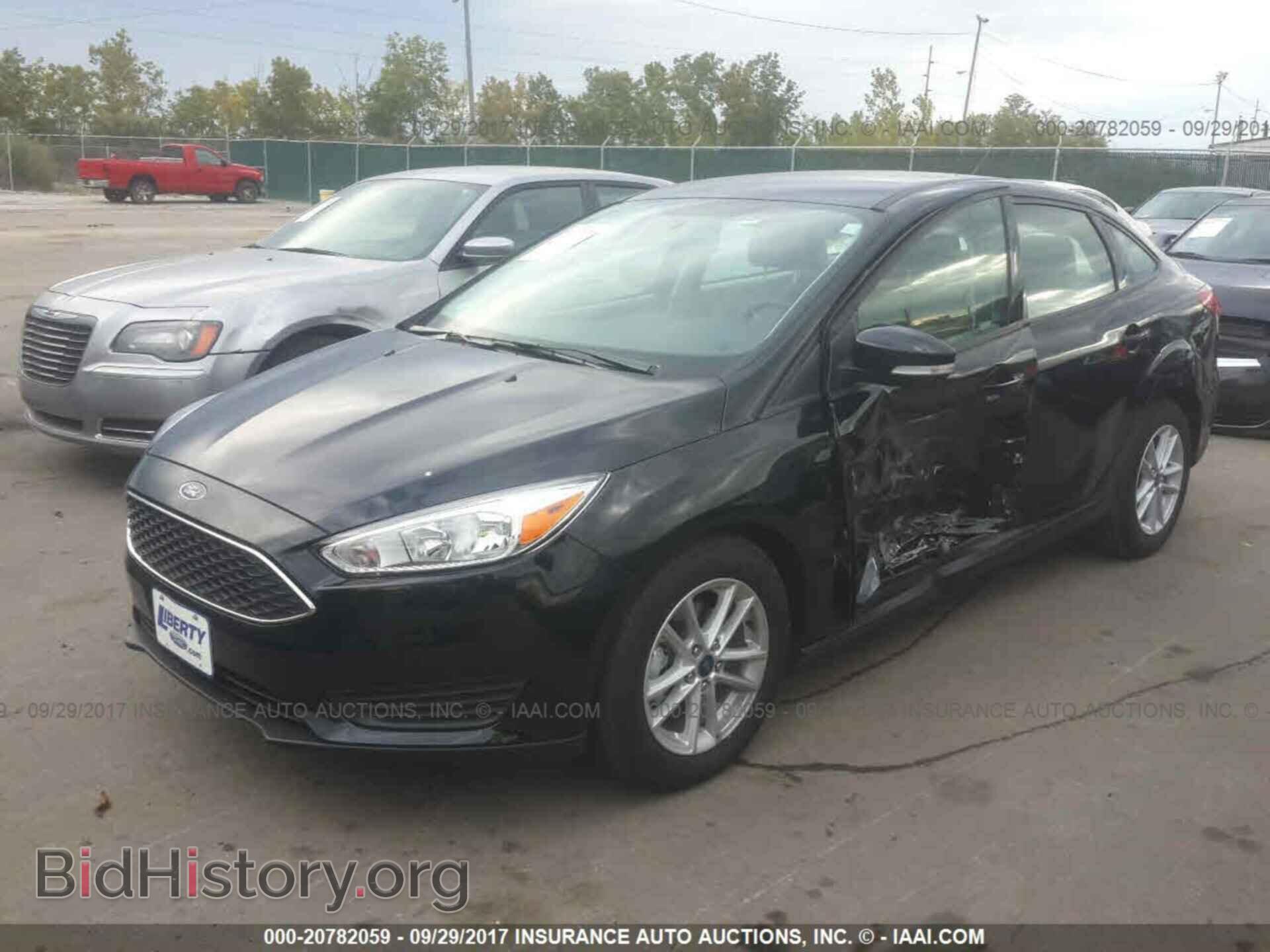 2017 Ford Focus - VIN: 1FADP3F2XHL283224 - Photo 2