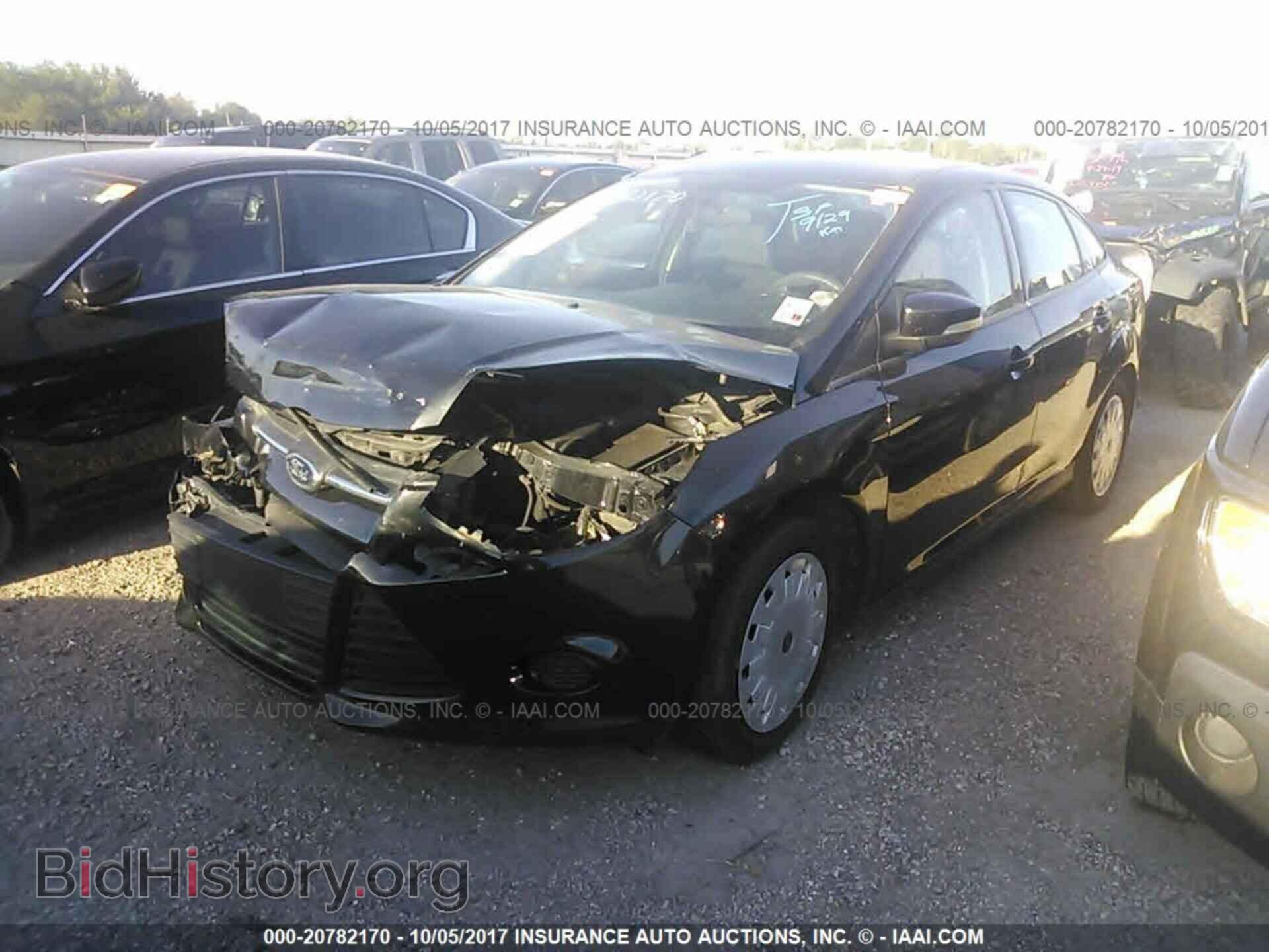 2013 Ford Focus - VIN: 1FADP3F24DL379098 - Фото 2