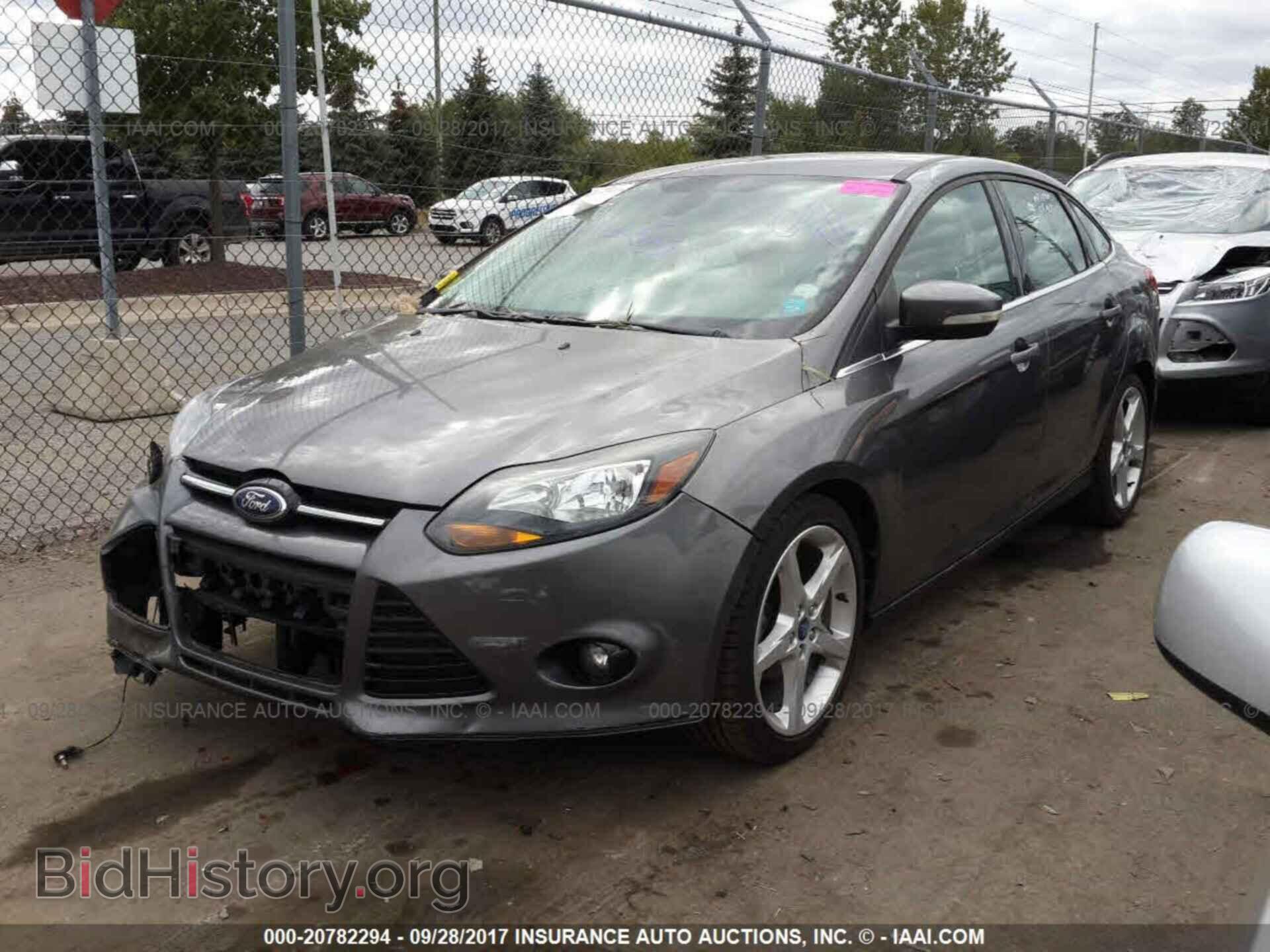 2012 Ford Focus - VIN: 1FAHP3J24CL101728 - Photo 2