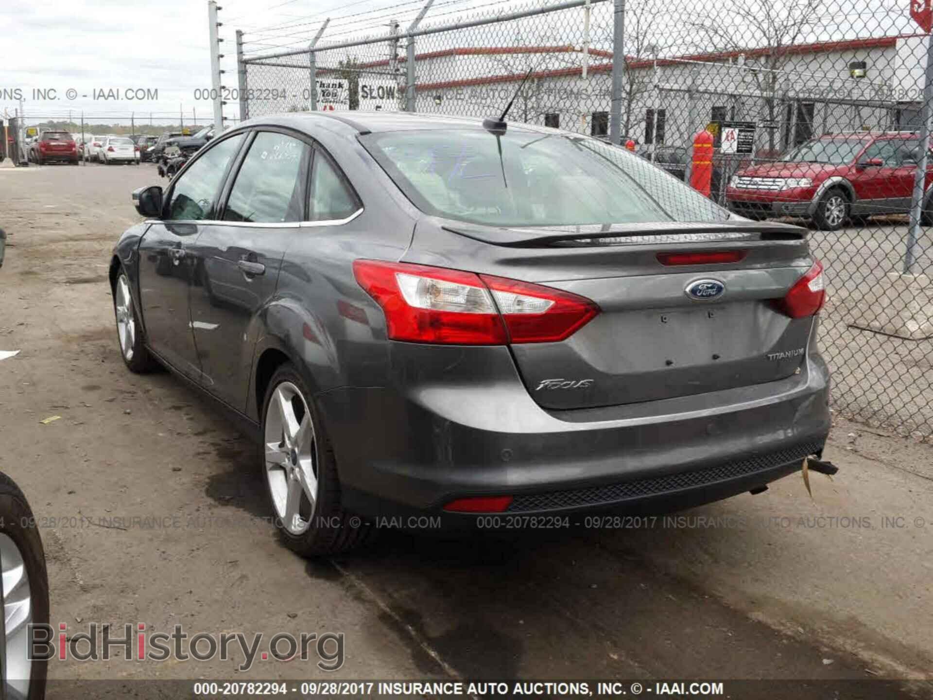 2012 Ford Focus - VIN: 1FAHP3J24CL101728 - Photo 3