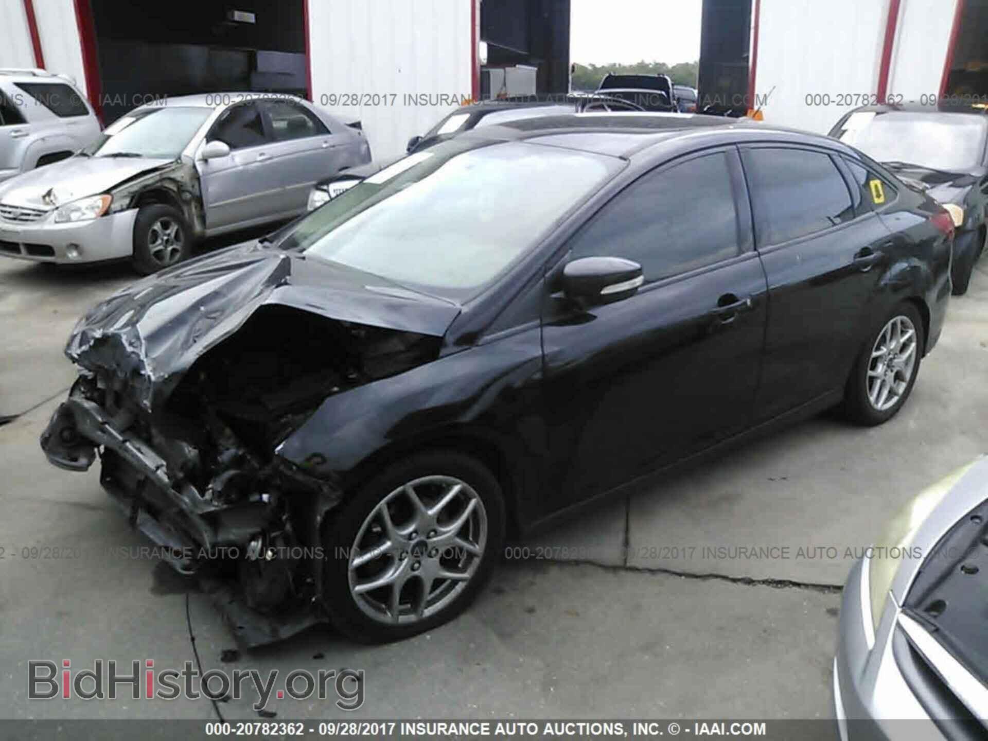 2015 Ford Focus - VIN: 1FADP3F25FL229911 - Photo 2