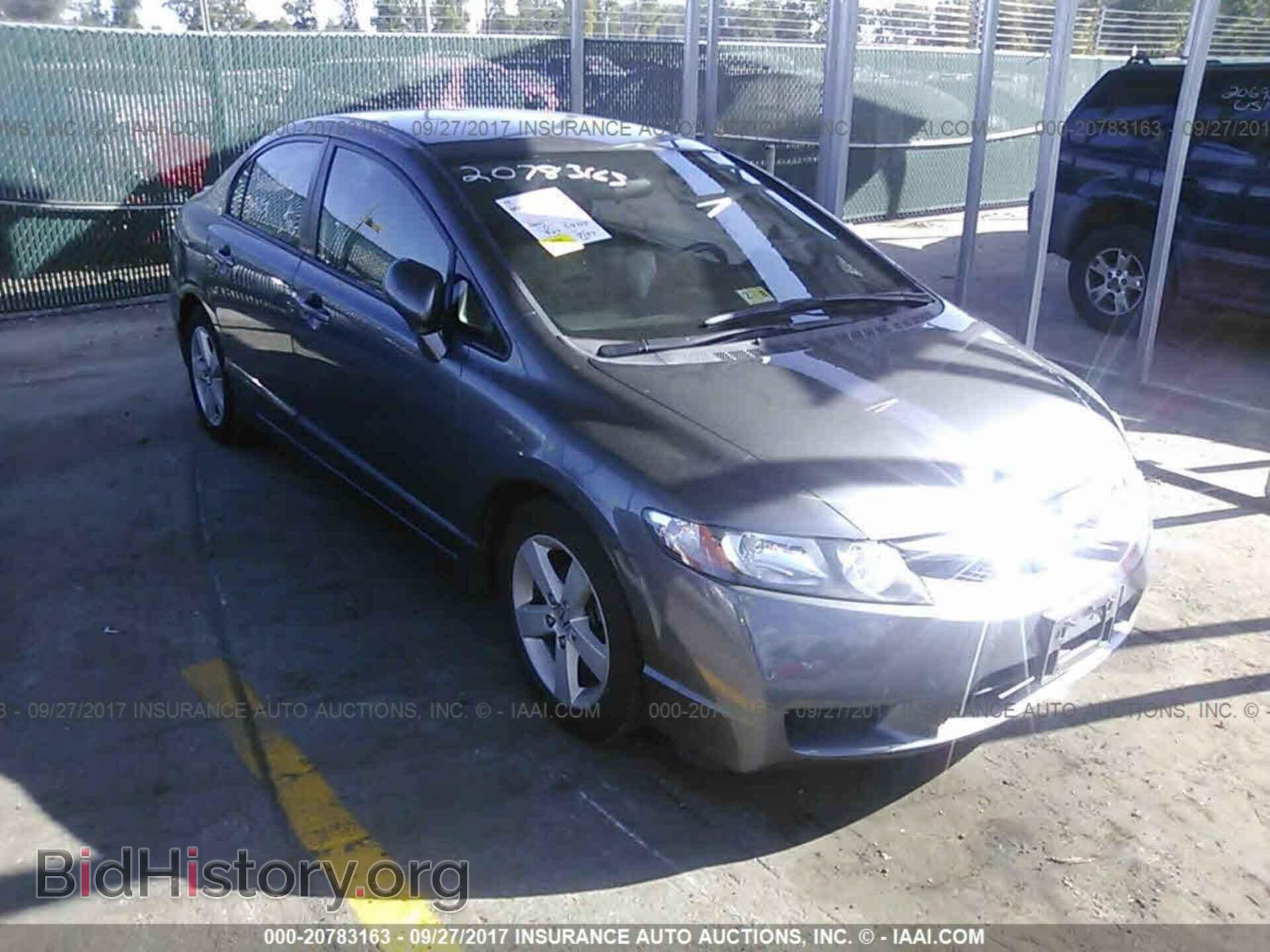 2011 Honda CIVIC (VIN 19XFA1F68BE028034) — фото 1 из 10, IAAI, повреждение: левый бок
