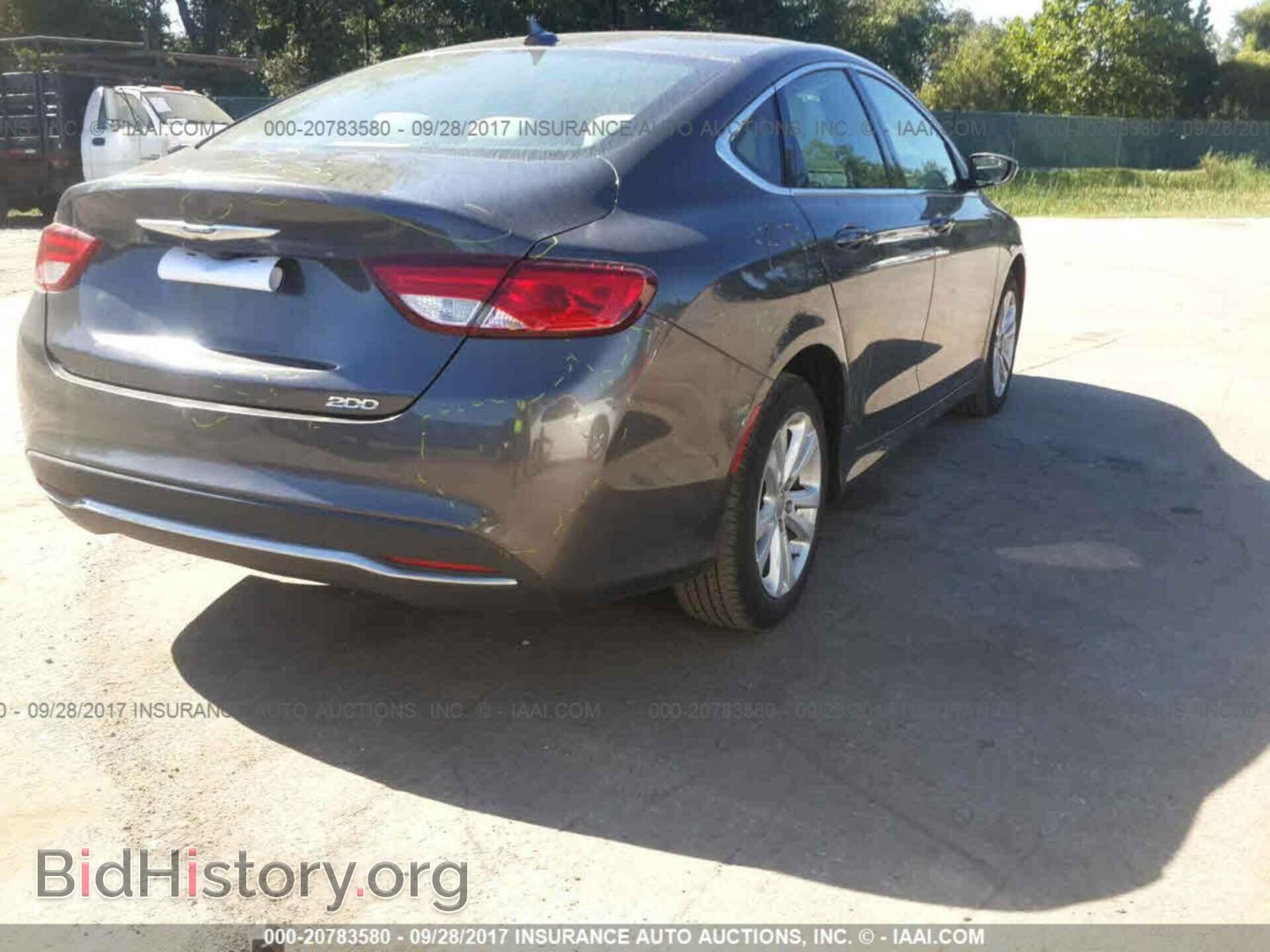 2015 Chrysler 200 - VIN: 1C3CCCAB1FN611239 - Photo 4