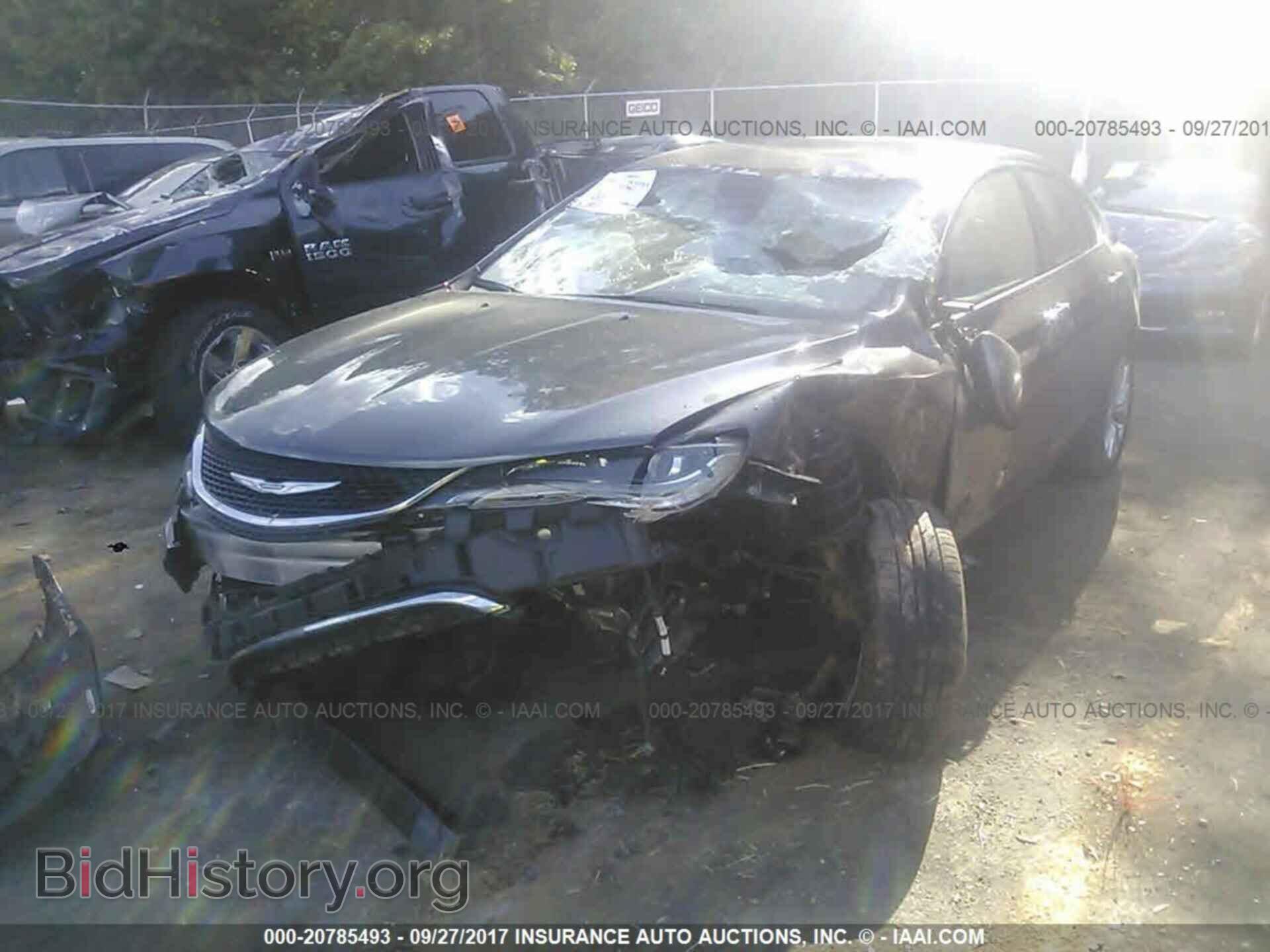 2015 Chrysler 200 - VIN: 1C3CCCCB8FN590113 - Фото 2